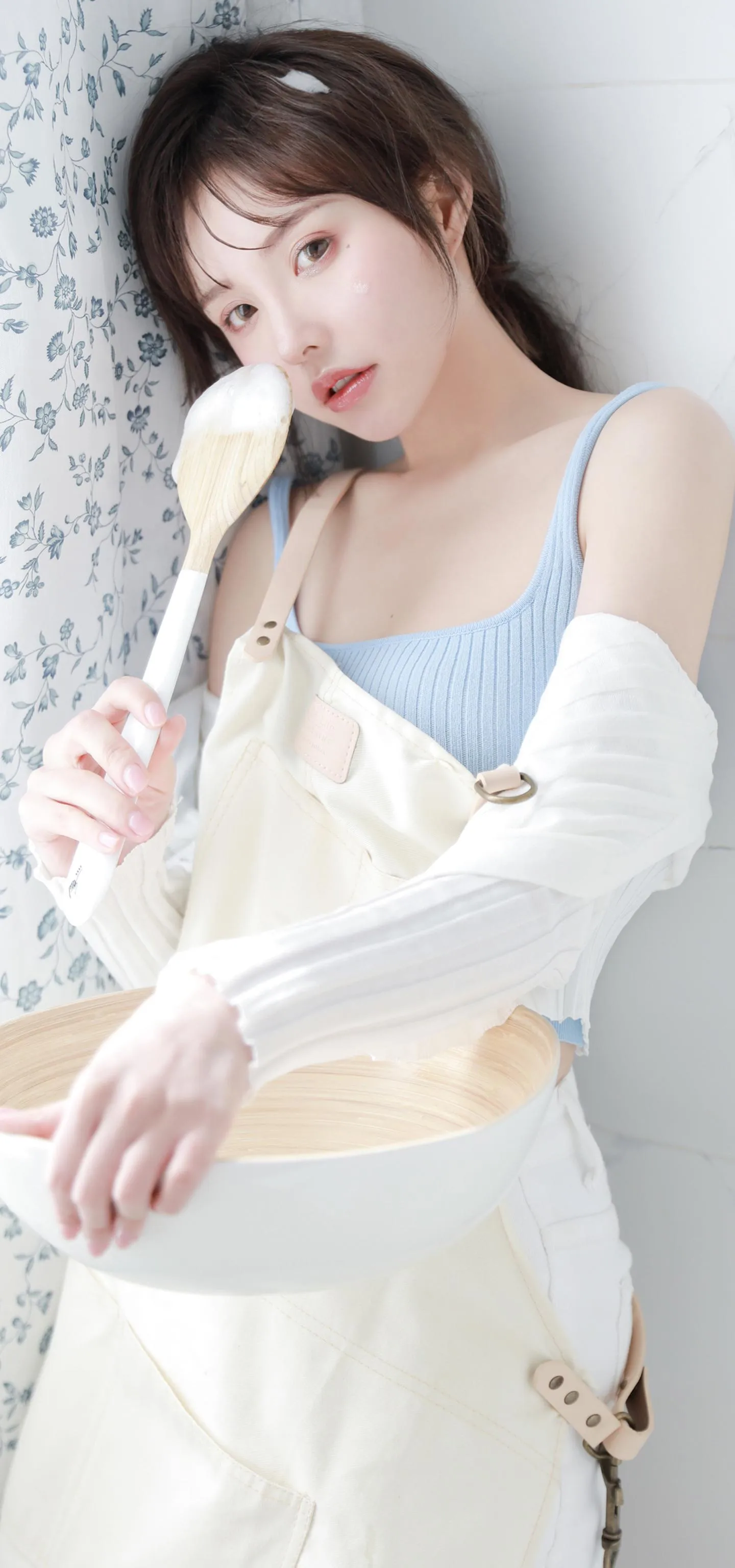 颜值出众的 小姐姐时尚写真 照片 ipad手机壁纸