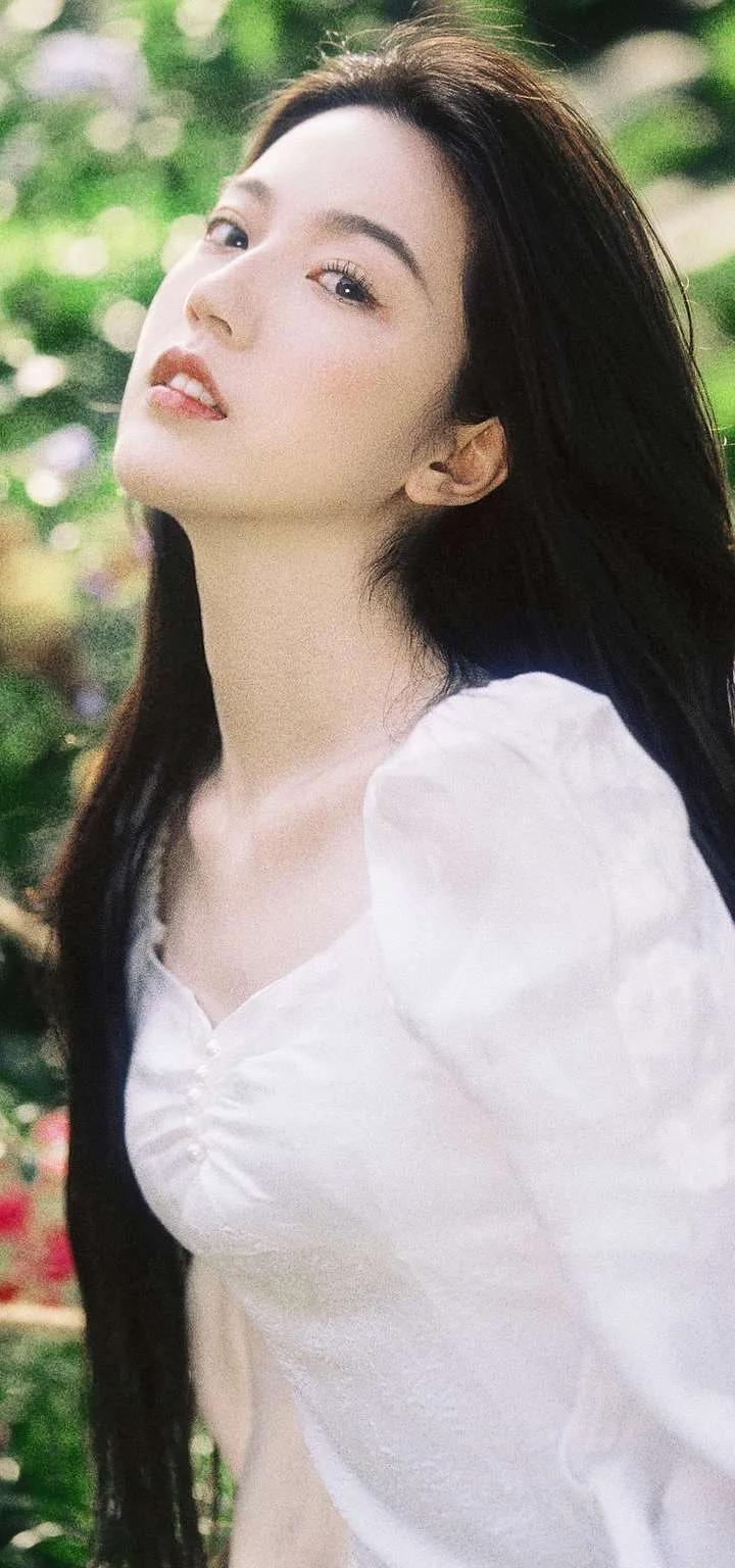 明艳动人的 小姐姐街拍美图 照片 唯美壁纸图片