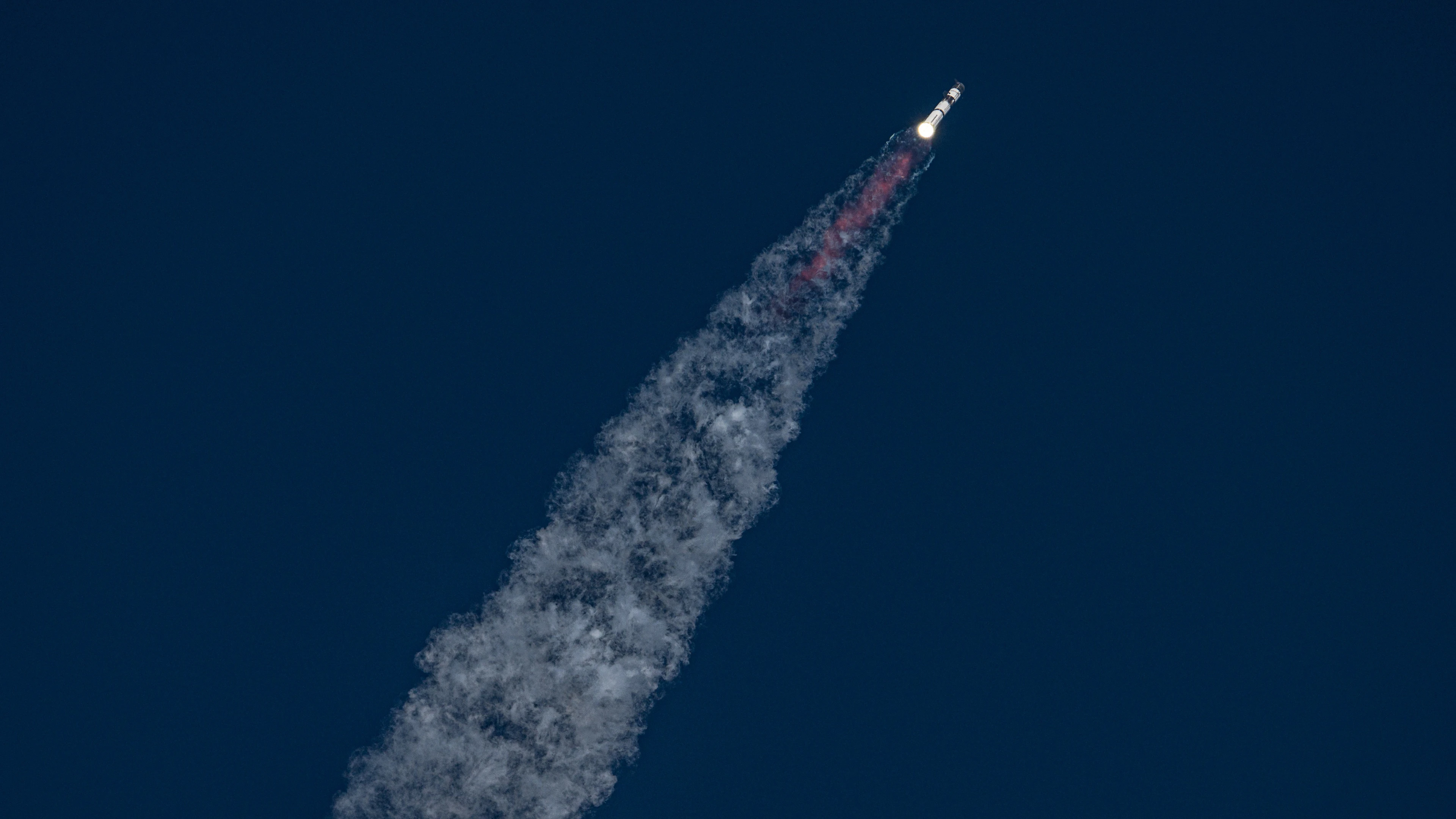 4K超清 科技感的 飞机航天SpaceX 火箭图片 电脑壁纸
