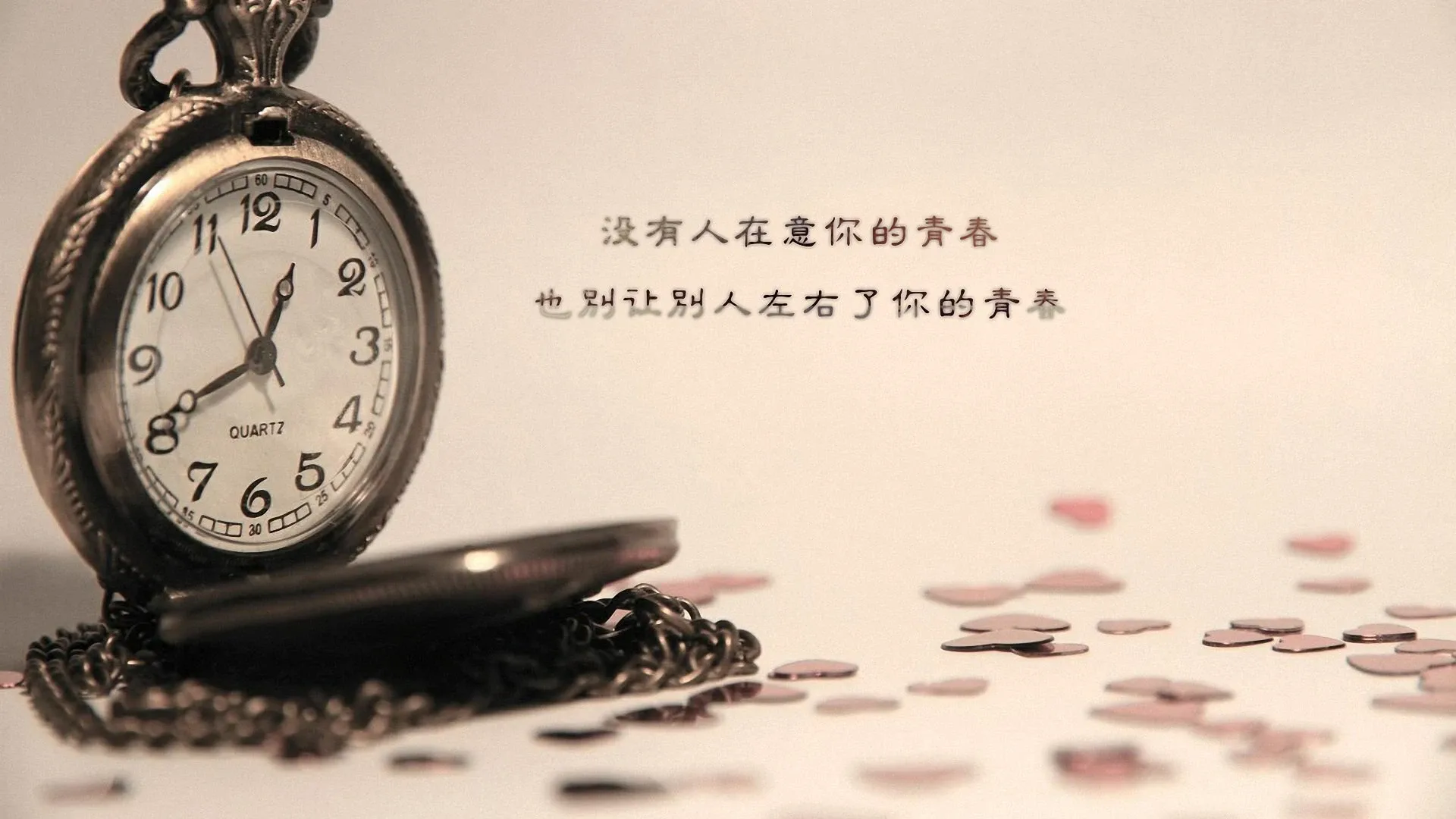 4K爱情浪漫壁纸 牵手倒影温馨甜蜜