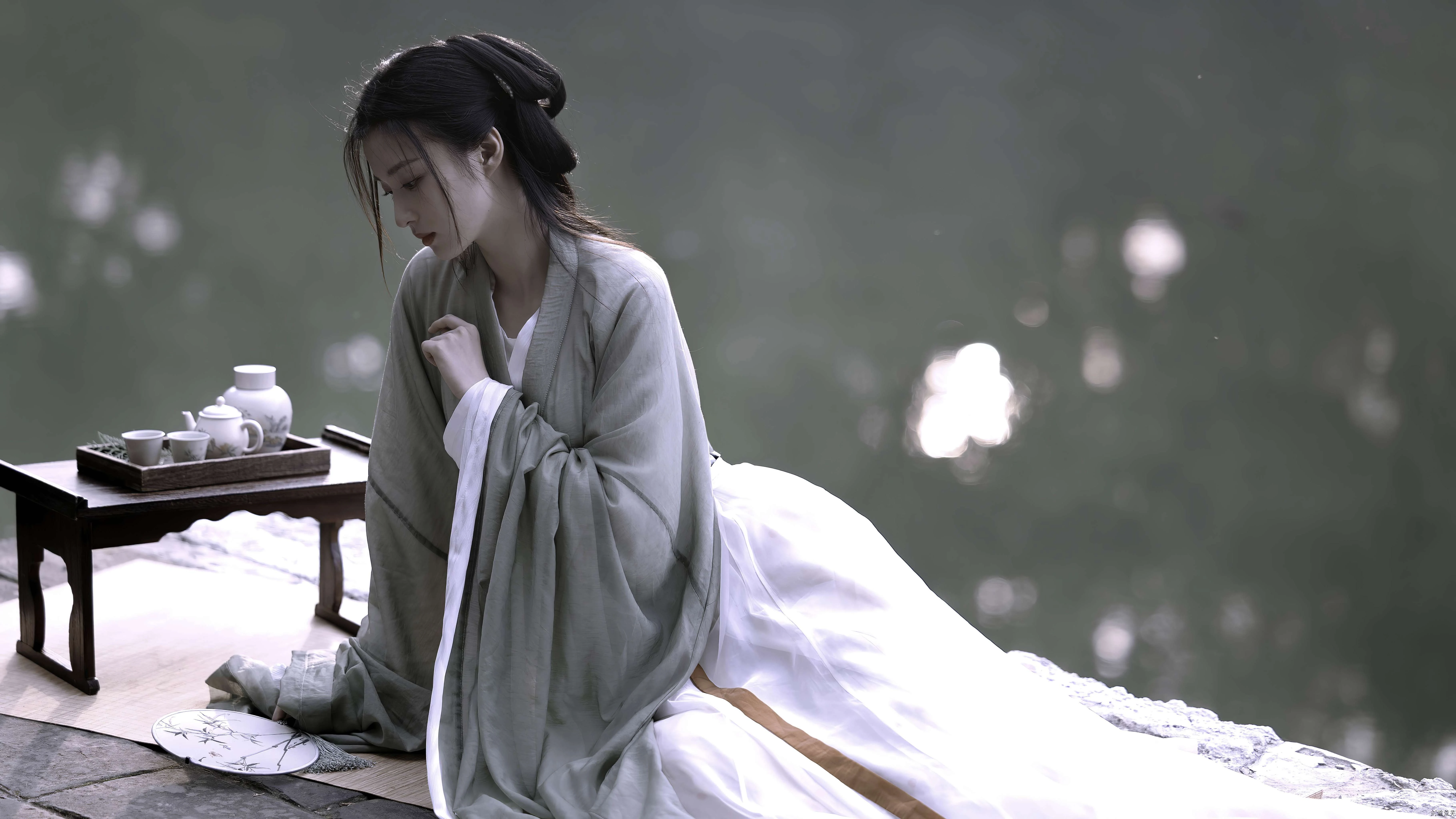 2K壁纸 优雅大方的 美女人像 写真照片 锁屏背景