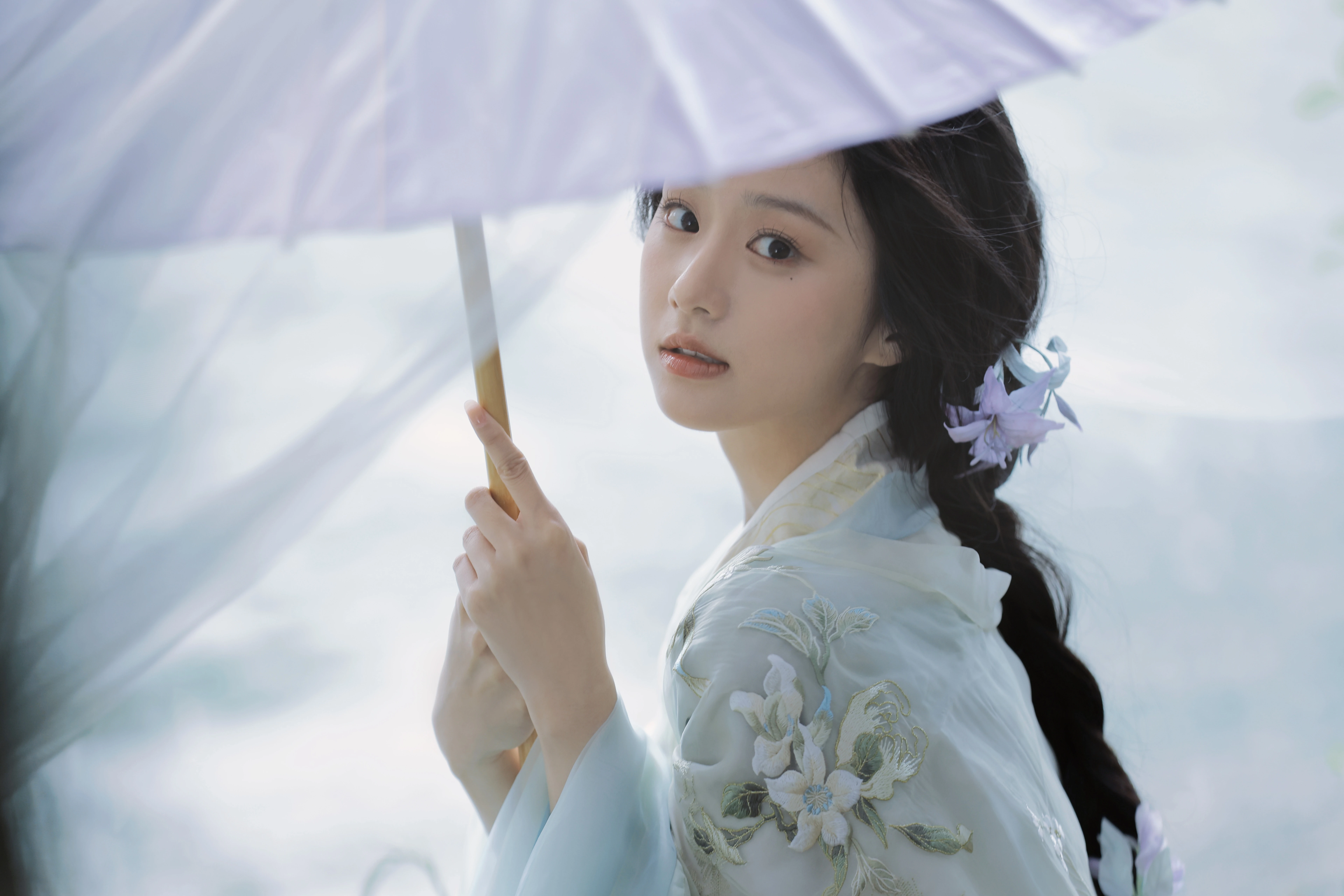 4k画质 身材火辣的 美女人像 高清人像 电脑桌牌壁纸