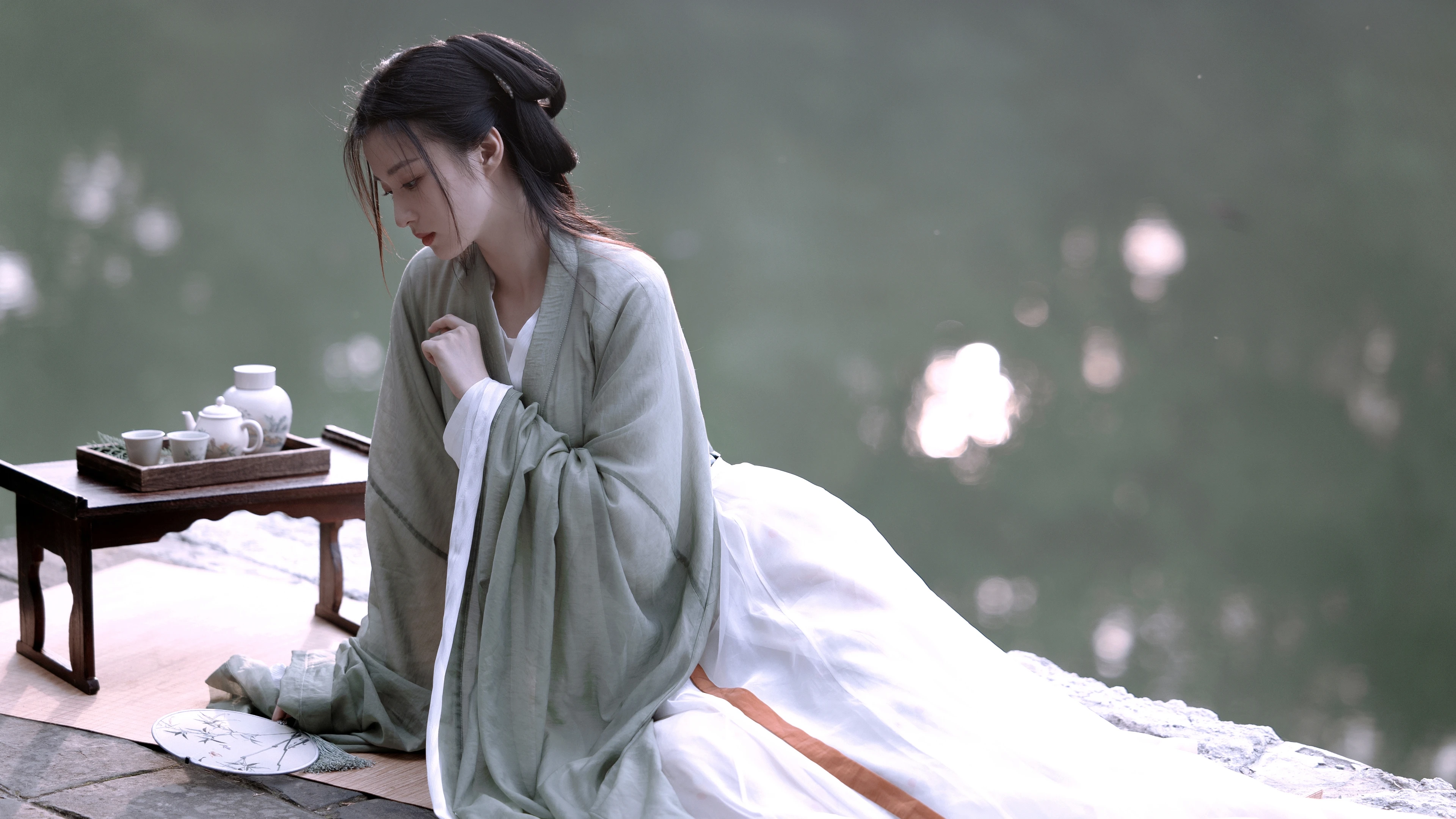 4k画质 甜美动人的 美女人像 写真图片 电脑桌牌壁纸