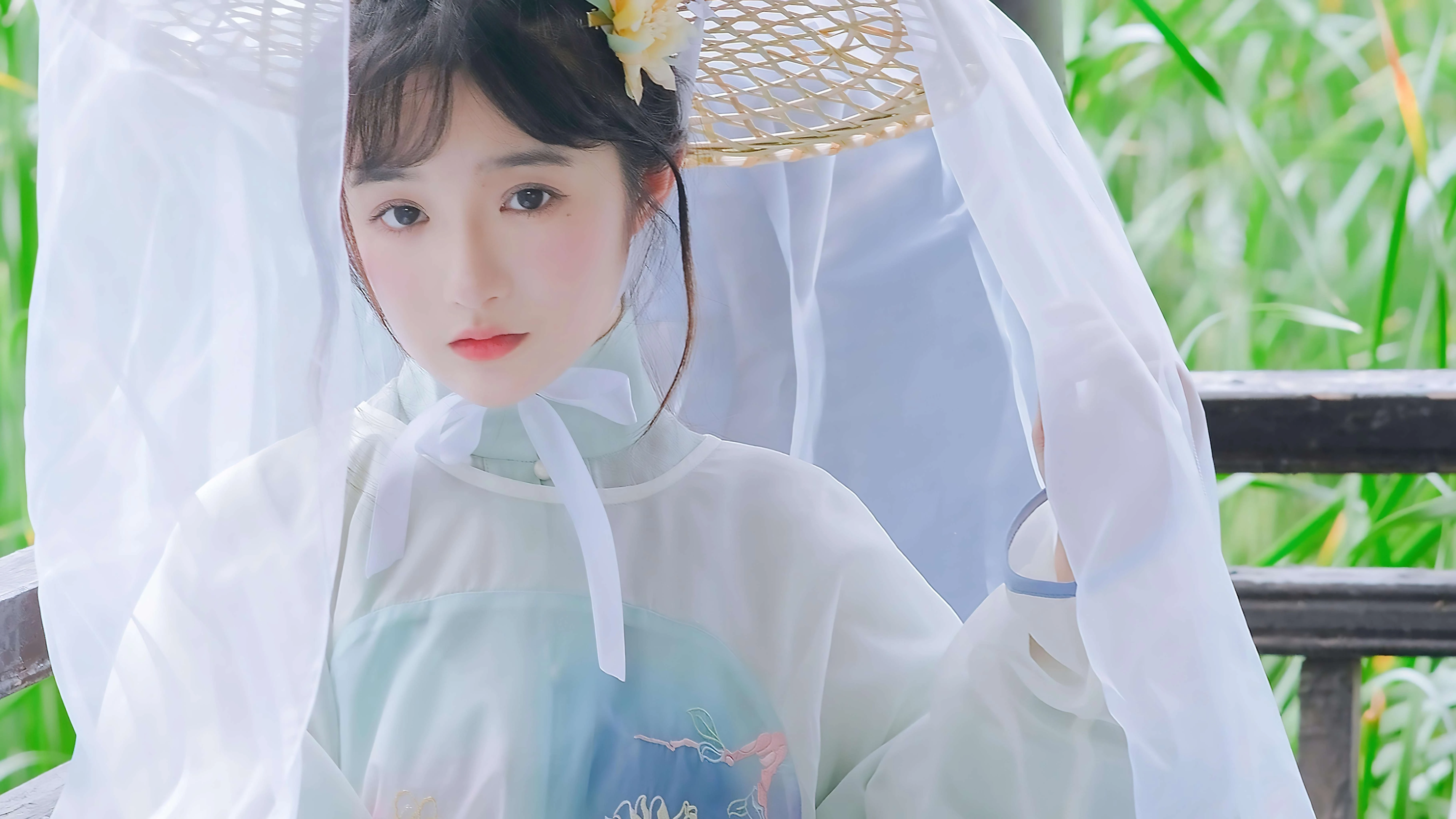 2K壁纸 甜美动人的 美女人像 写真图片 锁屏背景