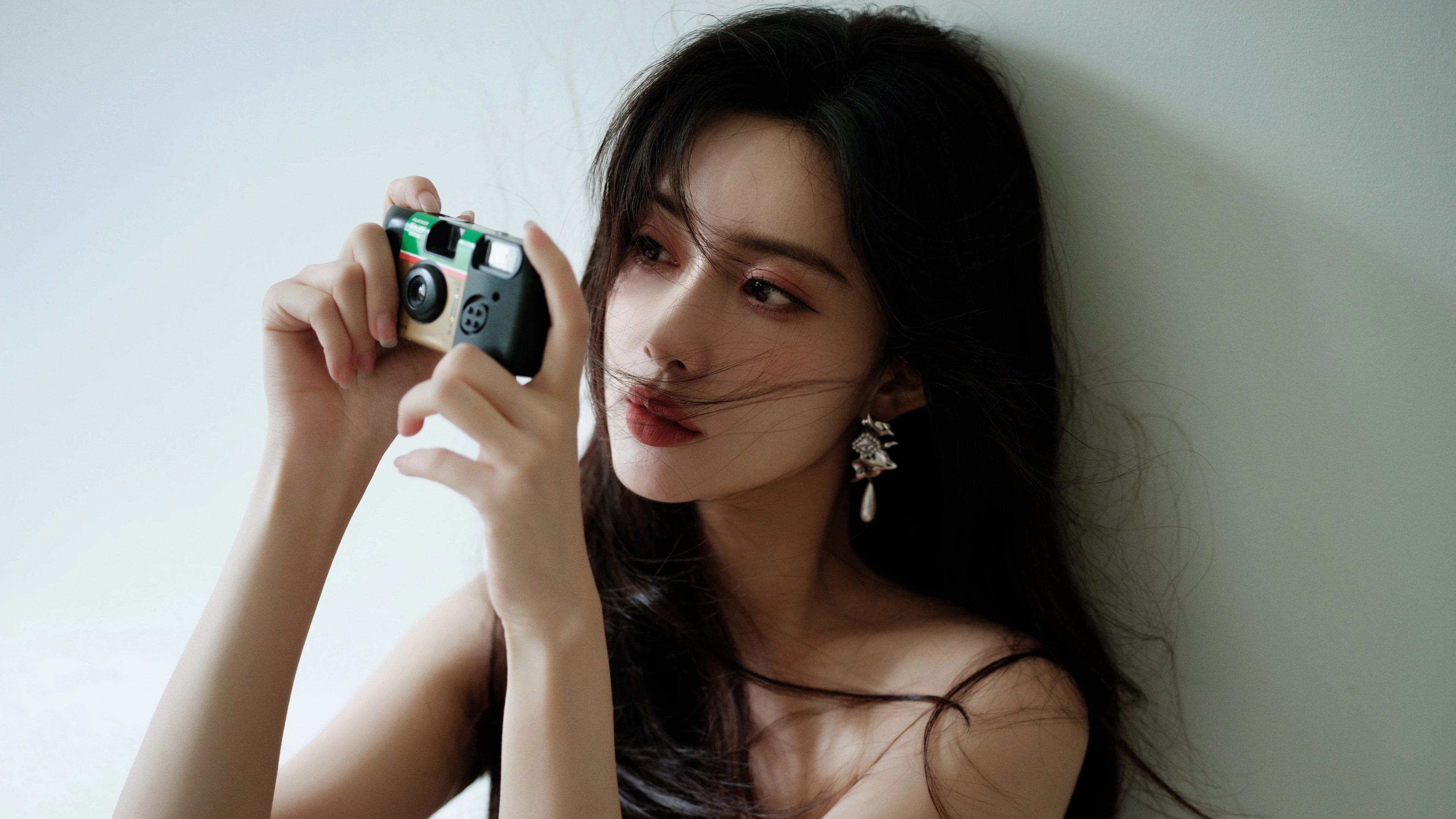 8K超高清 高冷御姐的 美女人像 高清写真  PC屏保