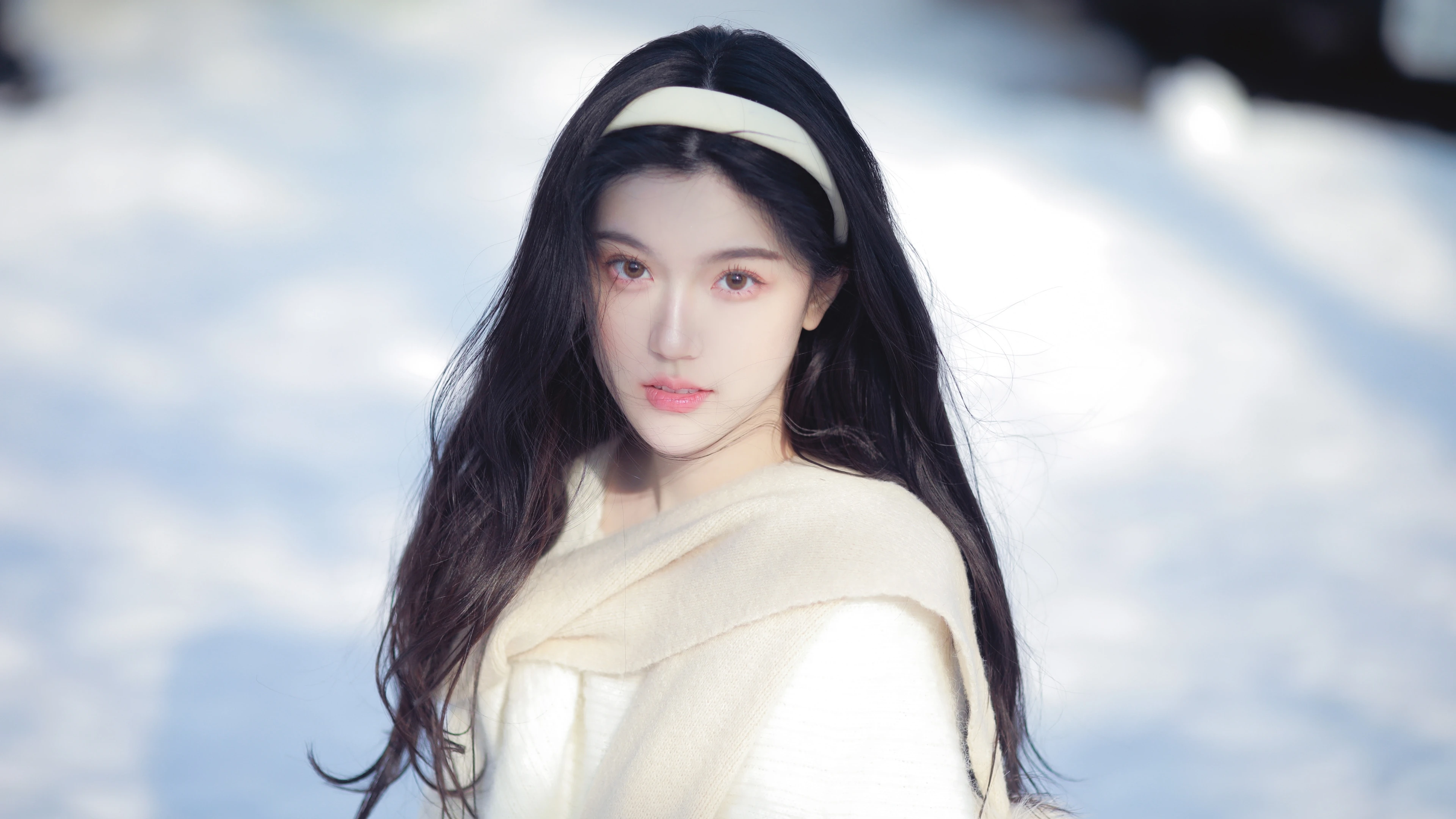 2K壁纸 时尚靓丽的 美女人像 人像照片 壁纸图片