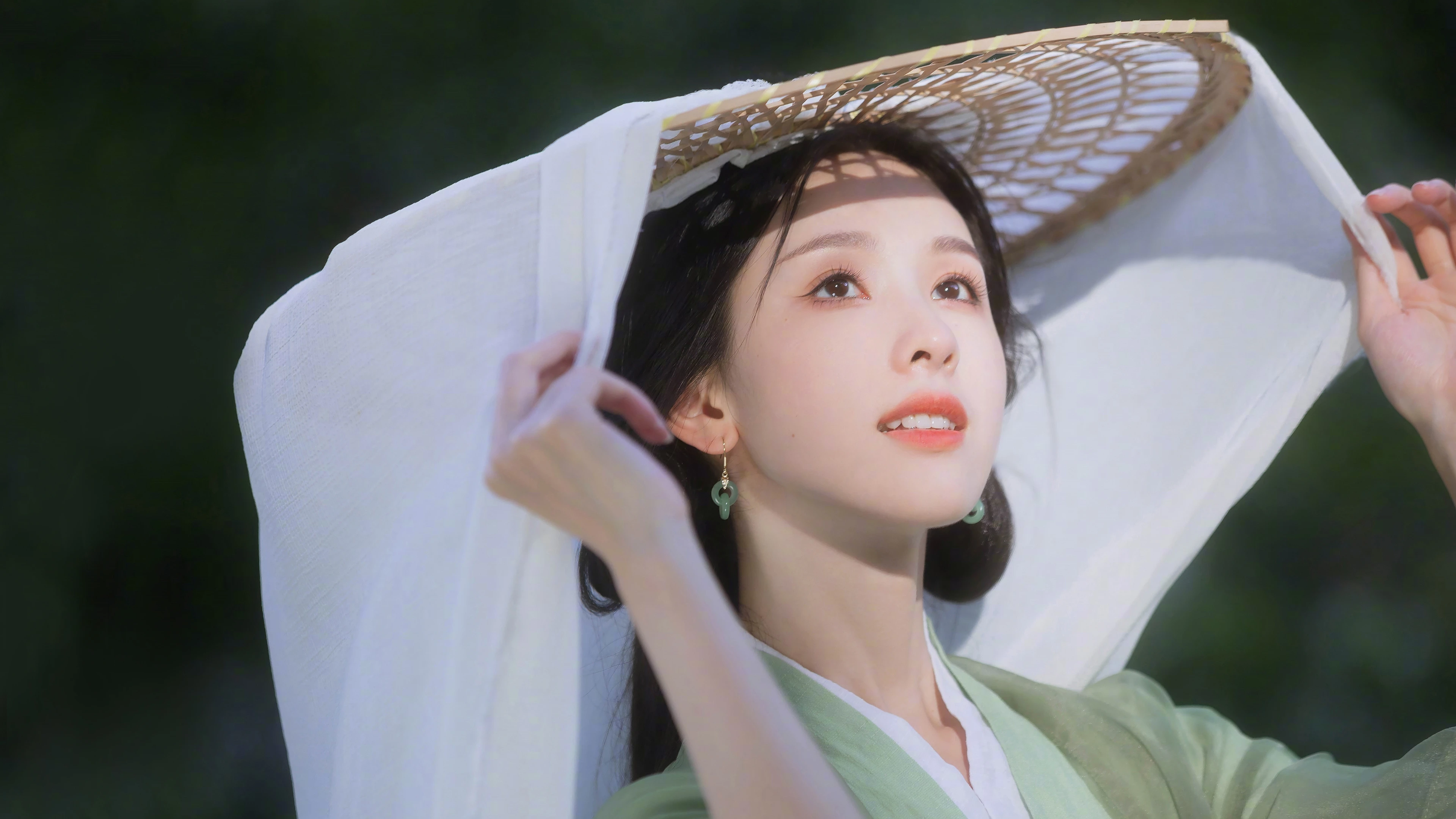 4K超清 魅力十足的 美女人像 人像摄影 高清壁纸