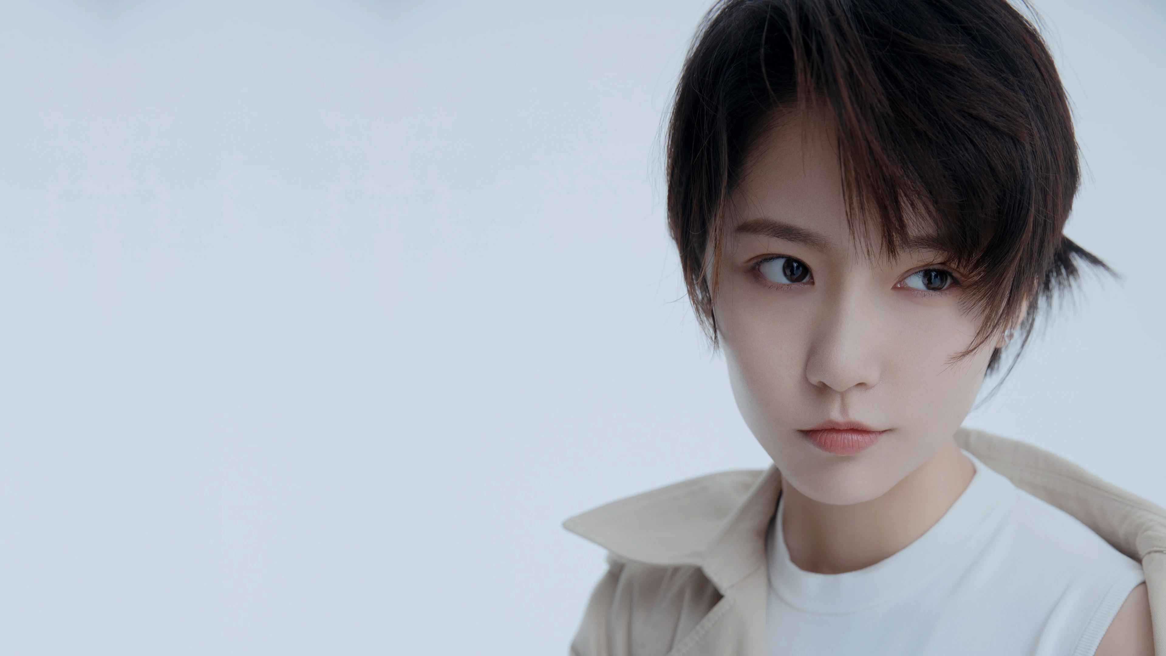 4k画质 甜美动人的 美女人像 高清人像 桌面锁屏