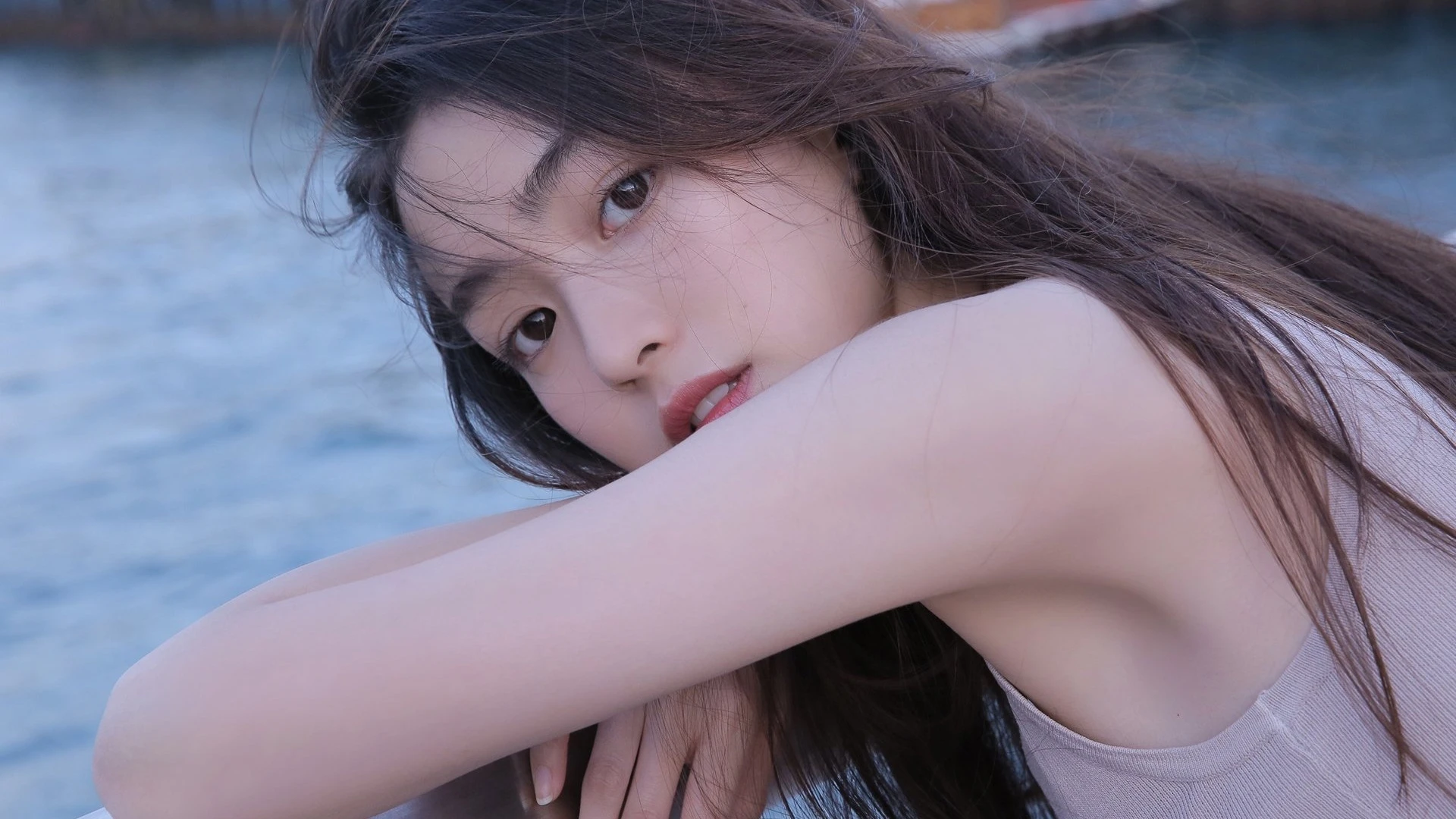8K超高清 身材火辣的 美女人像 写真图片 桌面背景