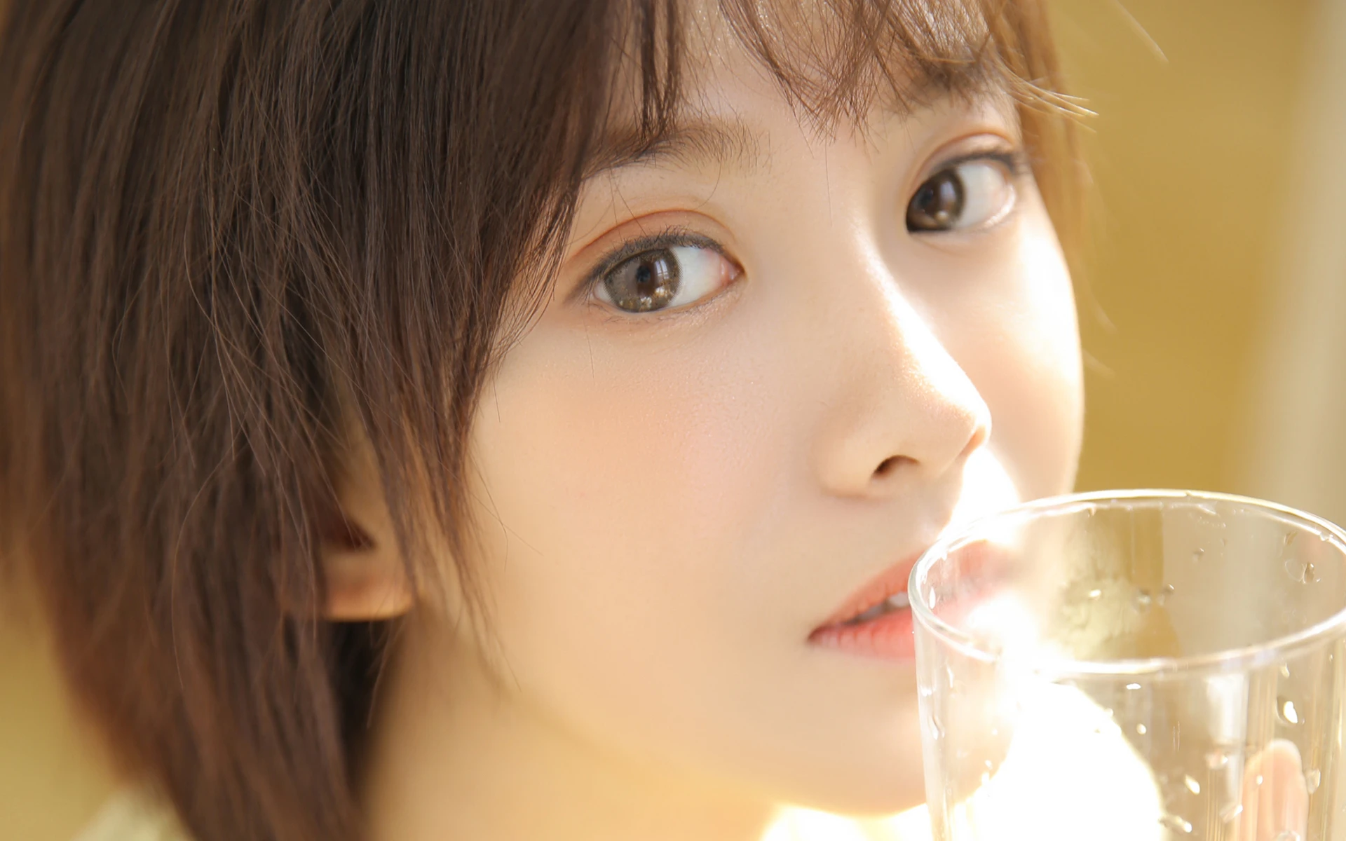 2K壁纸 时尚靓丽的 美女人像 人像照片 桌面锁屏