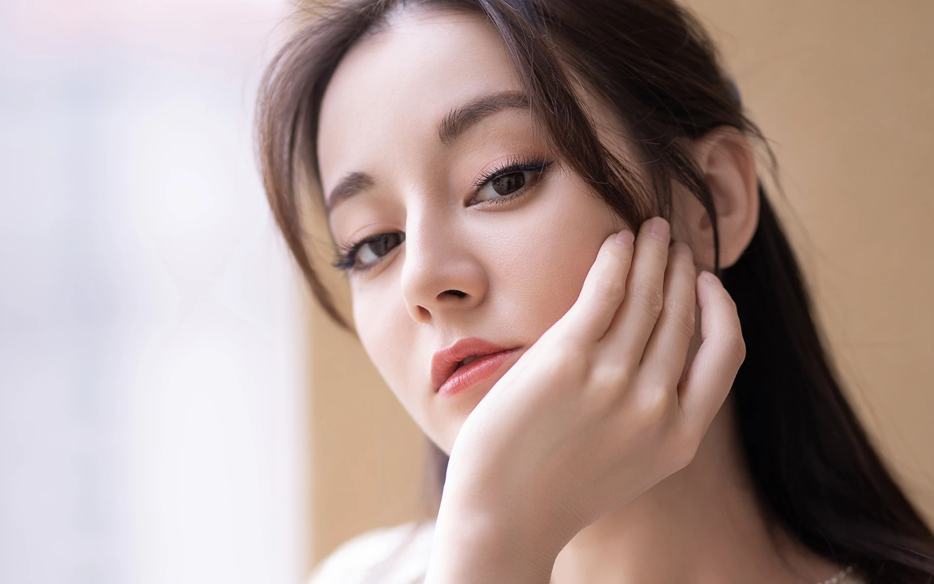 4k画质 甜美动人的 美女人像 高清人像 桌面锁屏