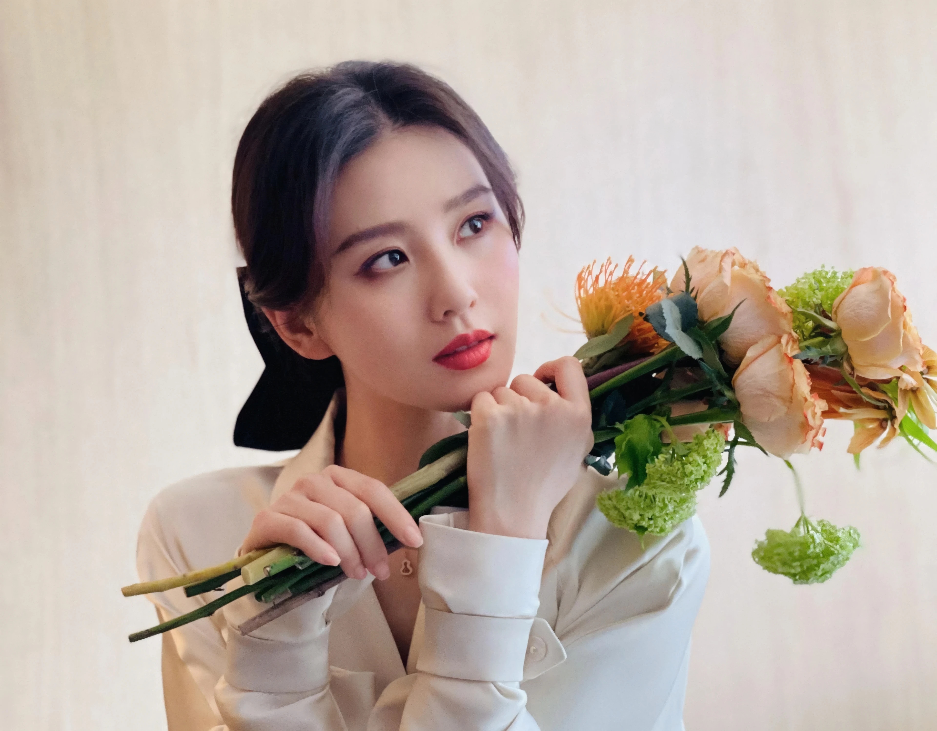 靓丽迷人的 国内女艺人 女艺人写真 4K高品质 锁屏图片