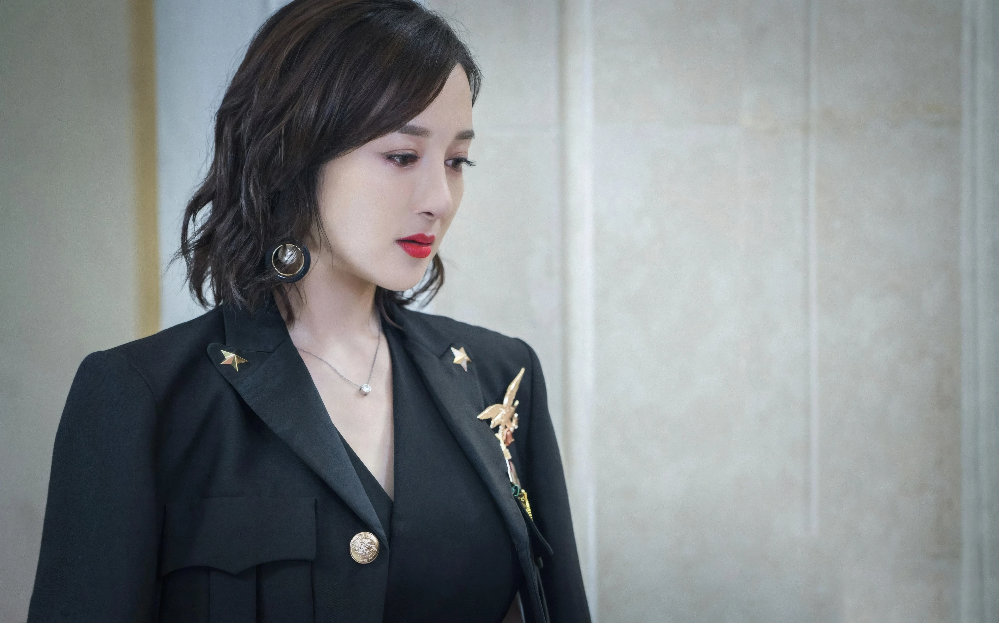 靓丽迷人的 国内女艺人 女艺人写真 4K高品质 锁屏图片