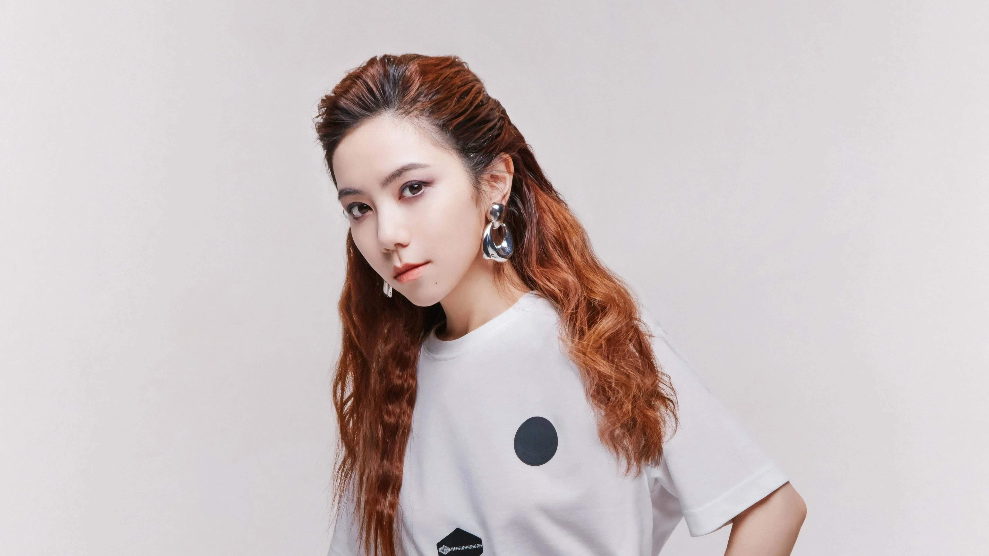 靓丽迷人的 国内女艺人 女艺人写真 4K高品质 锁屏图片