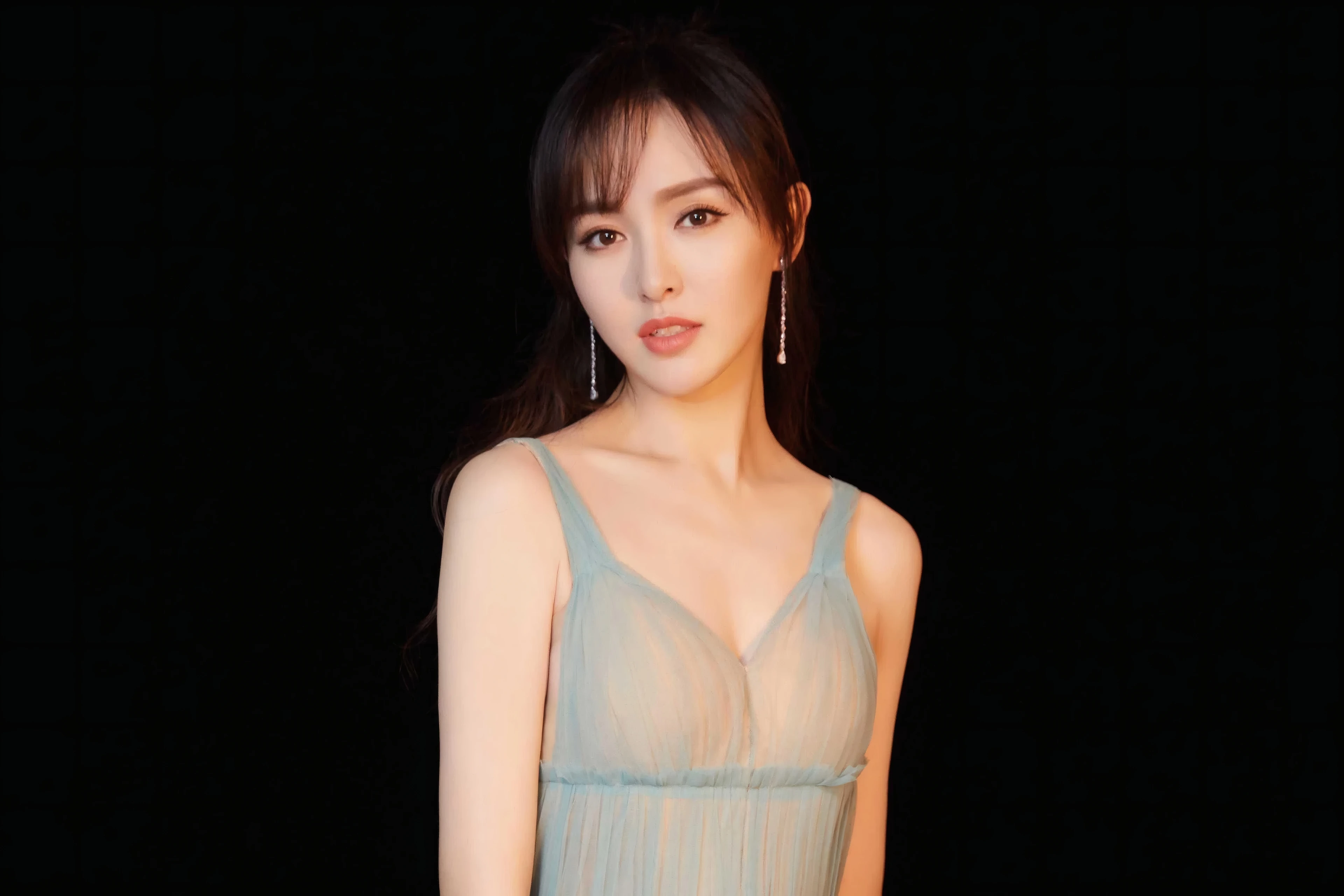 靓丽迷人的 国内女艺人 女艺人写真 4K高品质 锁屏图片