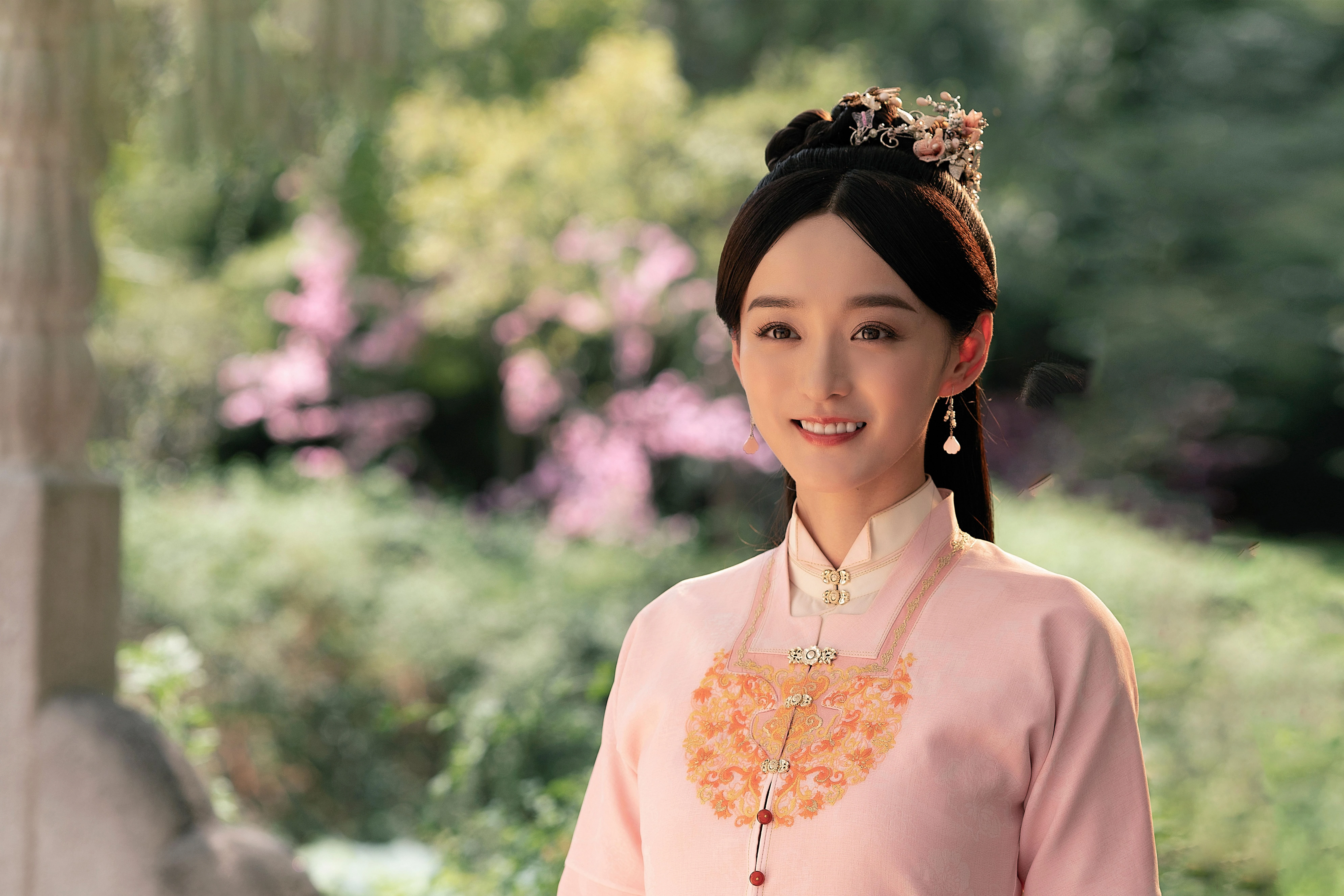 优雅大方的 中国女艺人 明星高清肖像 4K极致清晰  PC屏保
