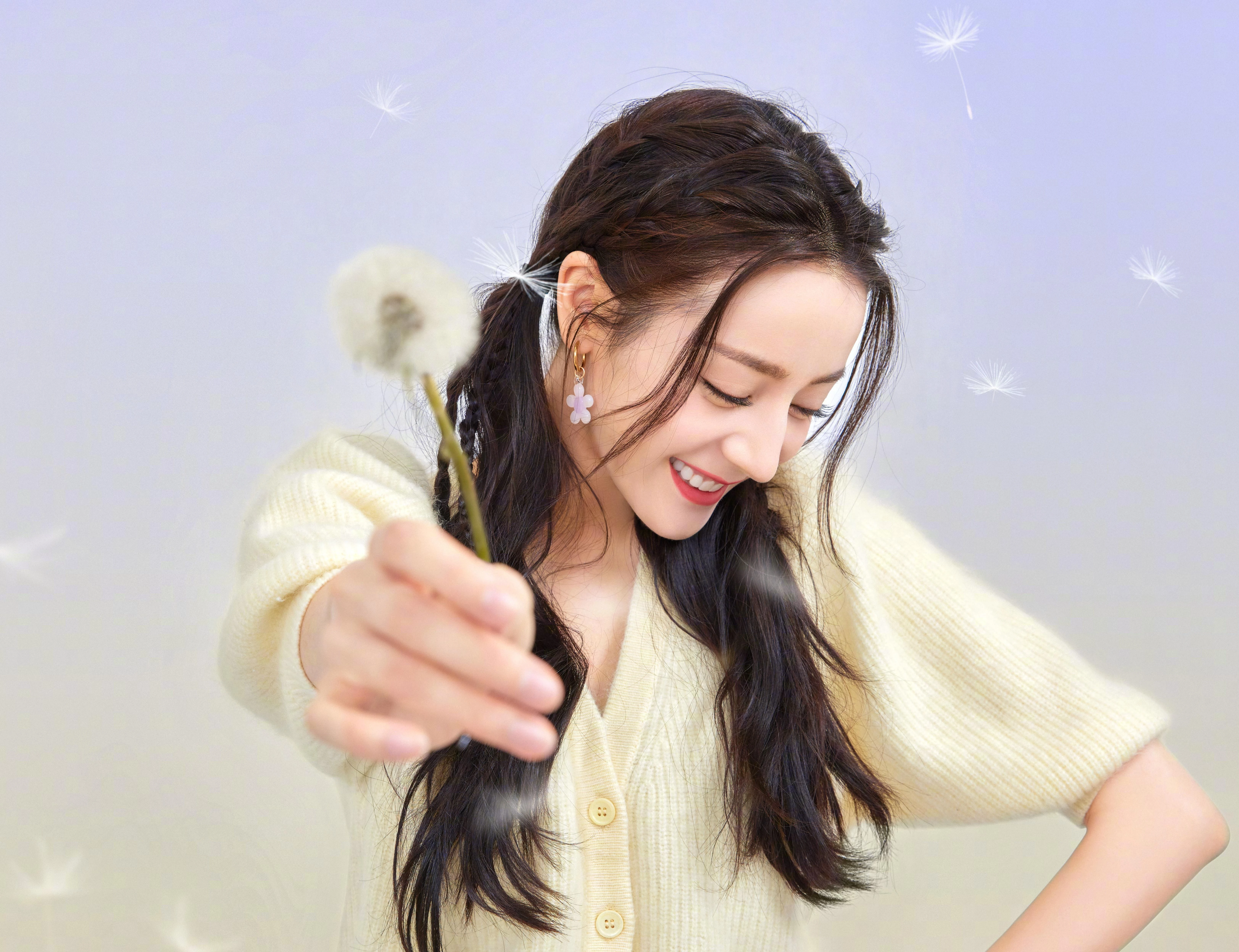 优雅大方的 中国女艺人 明星高清肖像 4K极致清晰  PC屏保