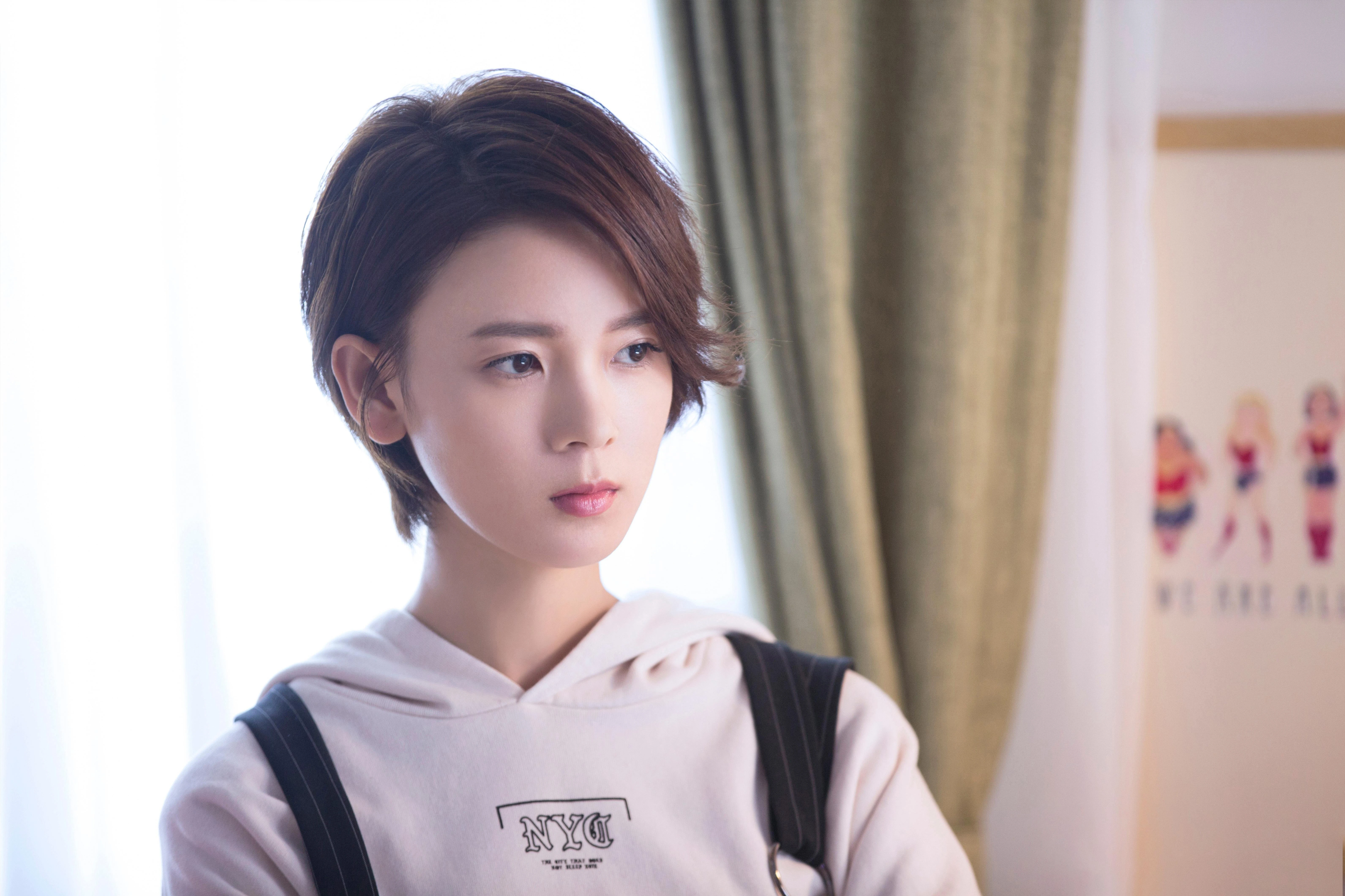 靓丽迷人的 国内女艺人 女艺人写真 4K高品质 锁屏图片