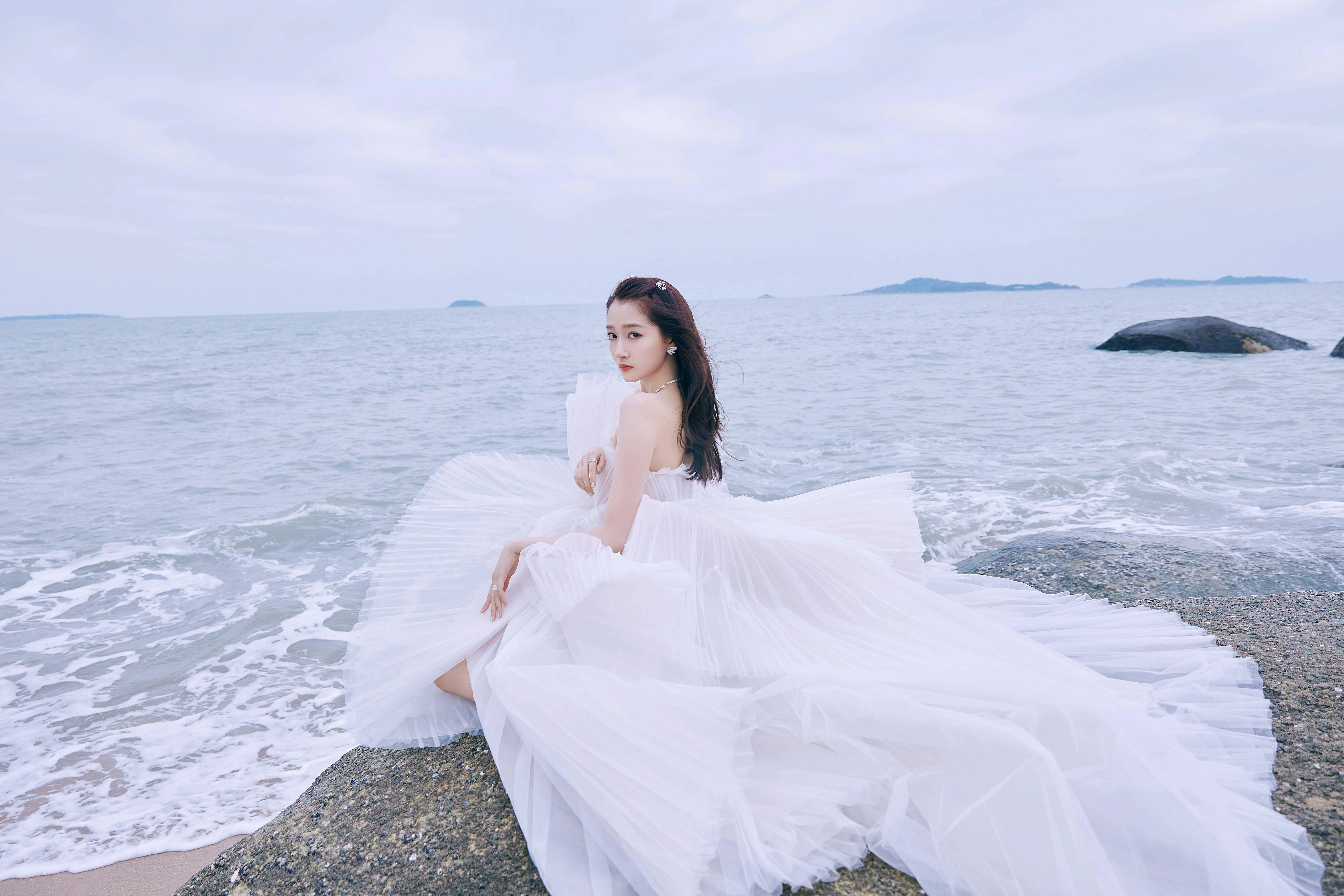 靓丽迷人的 国内女艺人 女艺人写真 4K高品质 锁屏图片