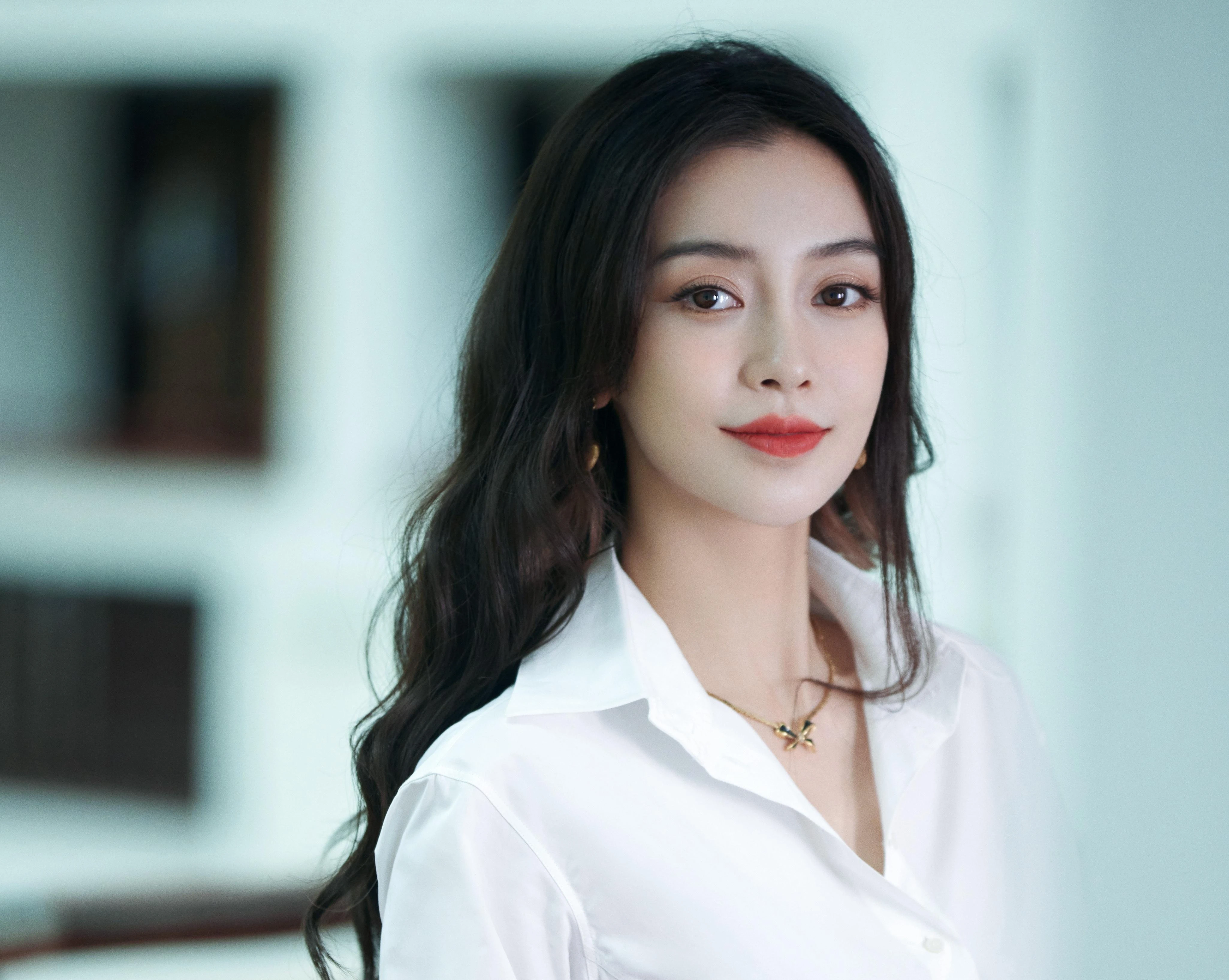 靓丽迷人的 国内女艺人 女艺人写真 4K高品质 锁屏图片