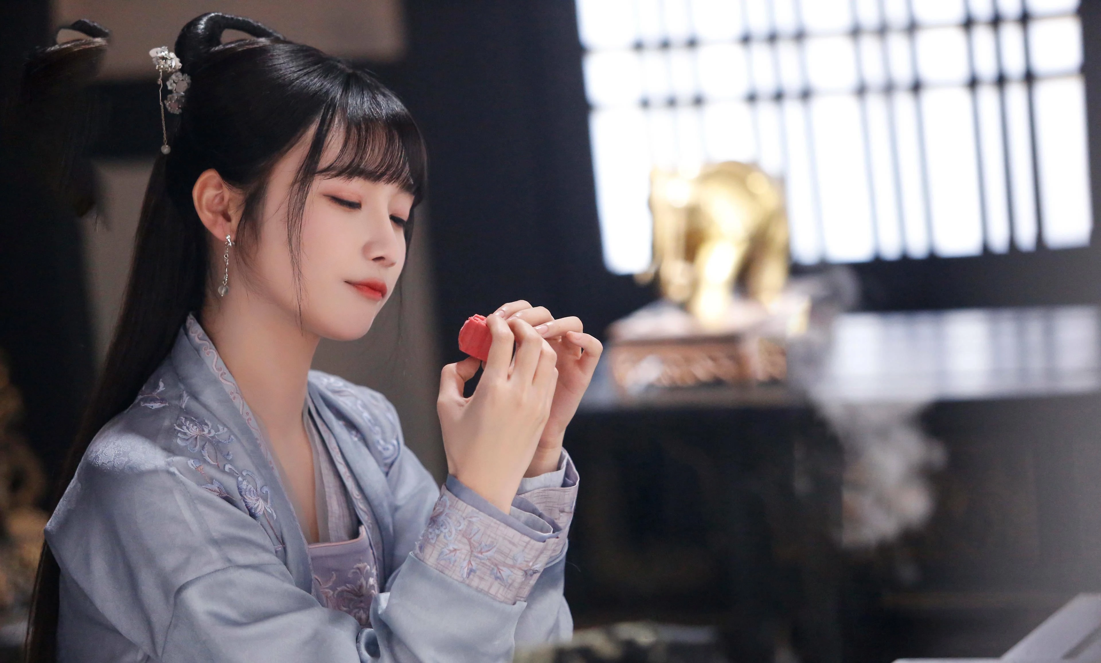 靓丽迷人的 国内女艺人 女艺人写真 4K高品质 锁屏图片