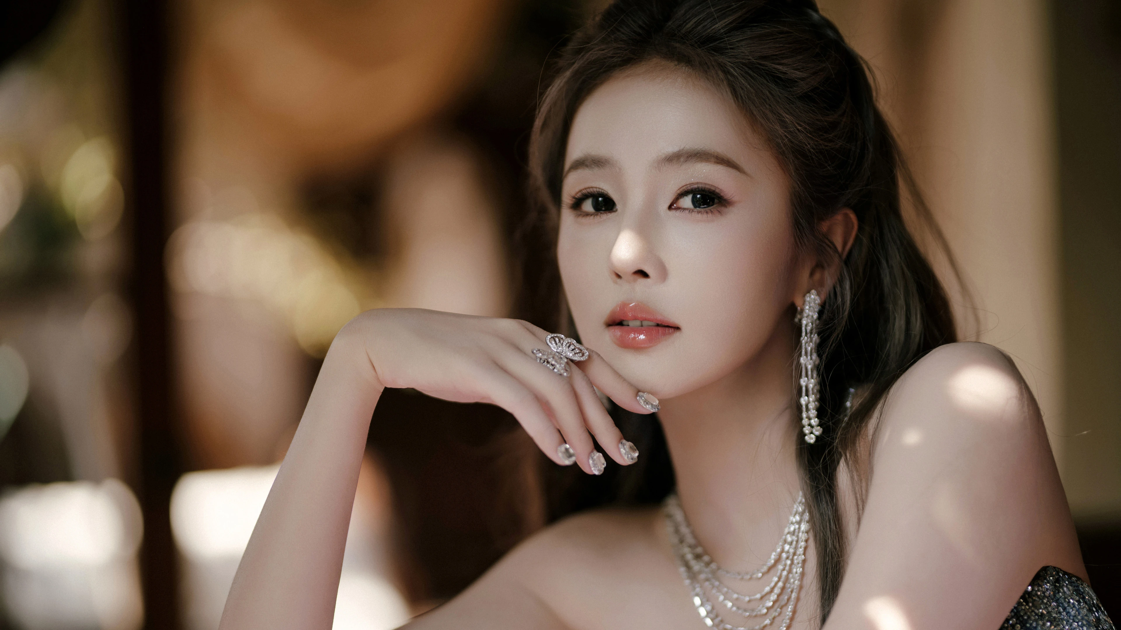 靓丽迷人的 国内女艺人 女艺人写真 4K高品质 锁屏图片
