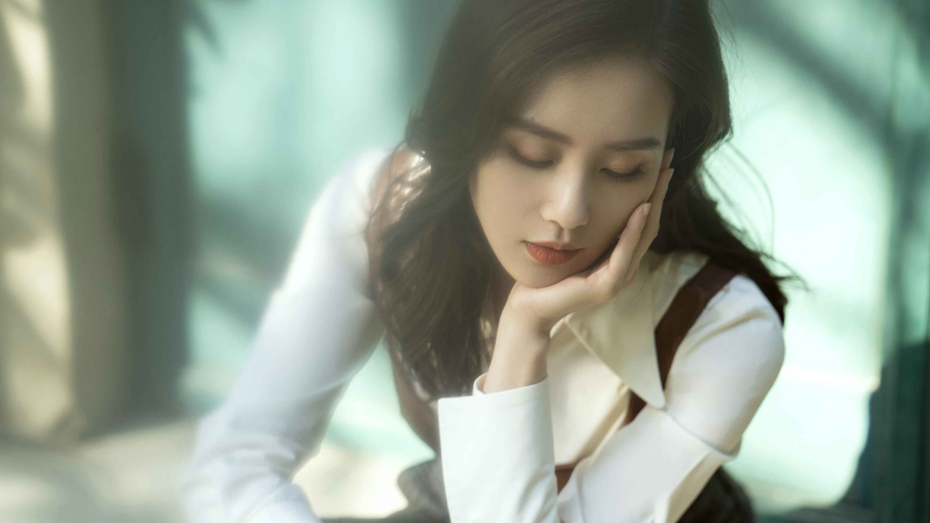 靓丽迷人的 国内女艺人 女艺人写真 4K高品质 锁屏图片