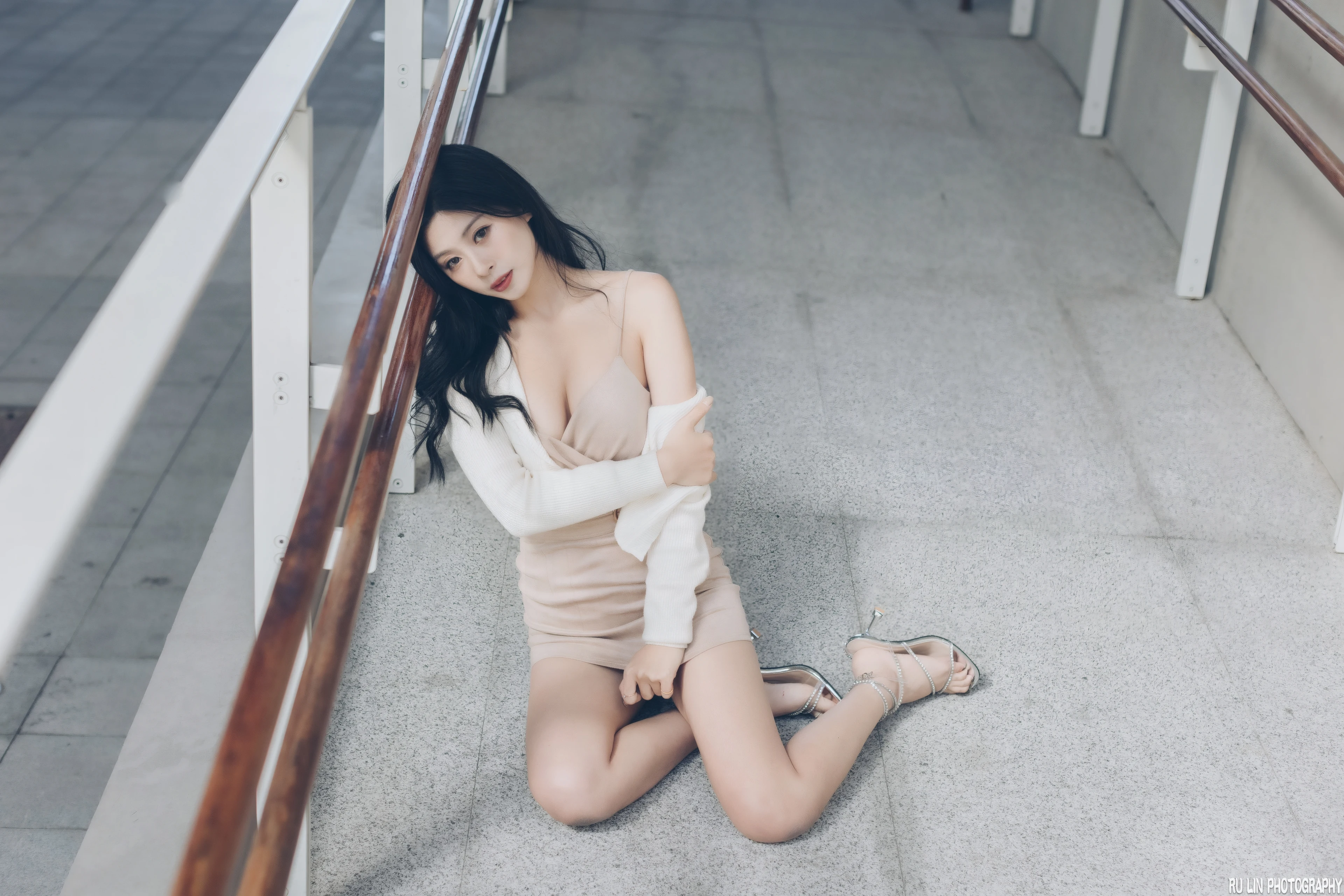 气质非凡的 知性美女 知性写真 4K高品质 锁屏图片