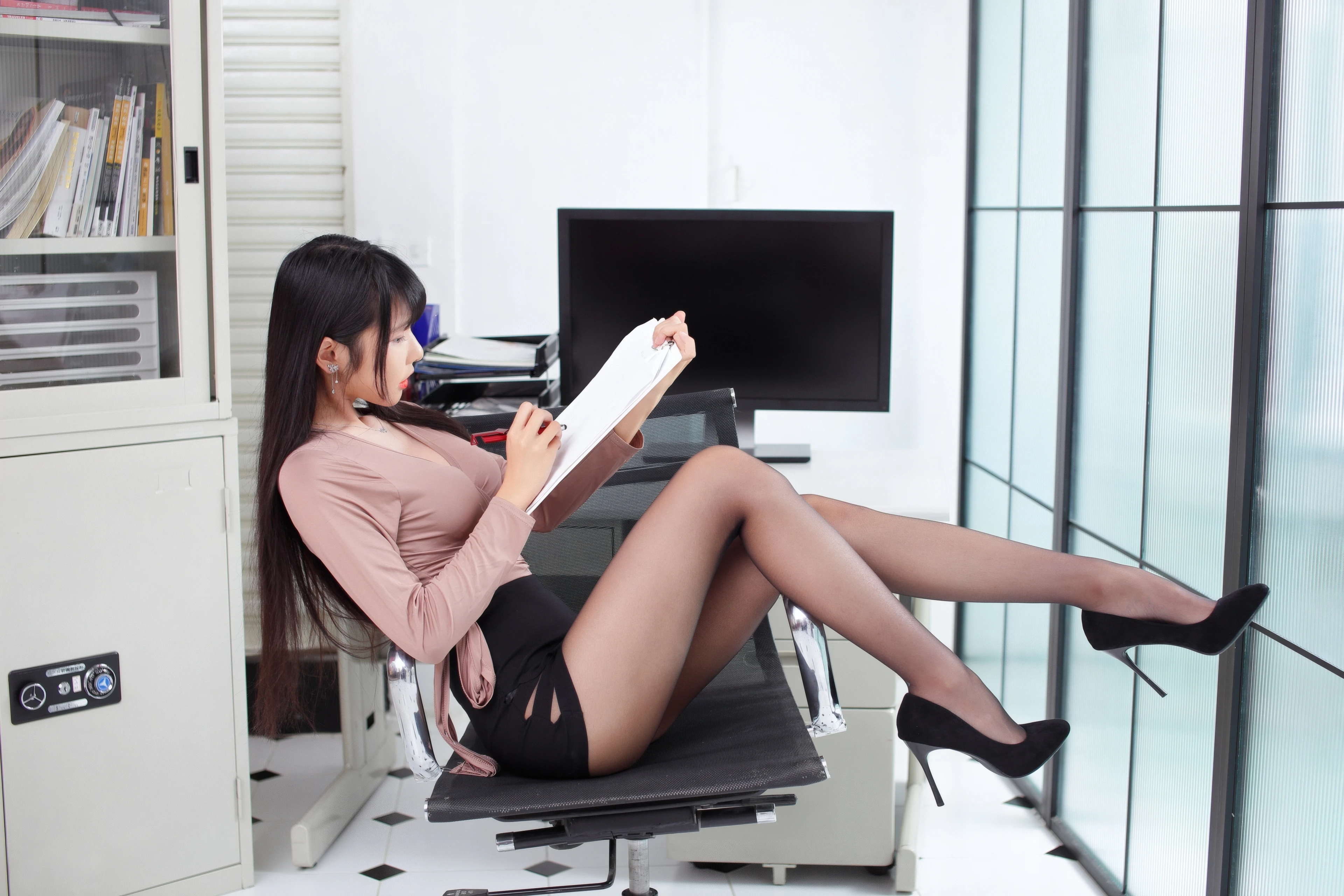 温柔知性的 气质淑女 气质人像 4K高清图片 手机壁纸