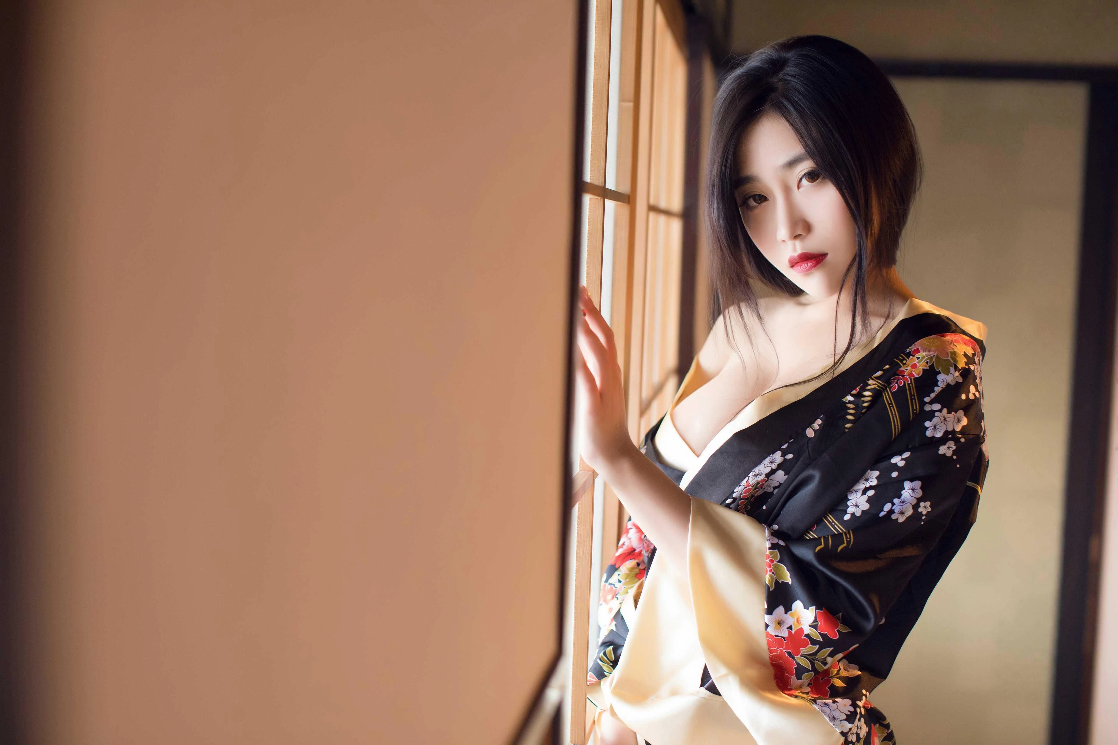 气质非凡的 知性美女 知性写真 4K高品质 锁屏图片