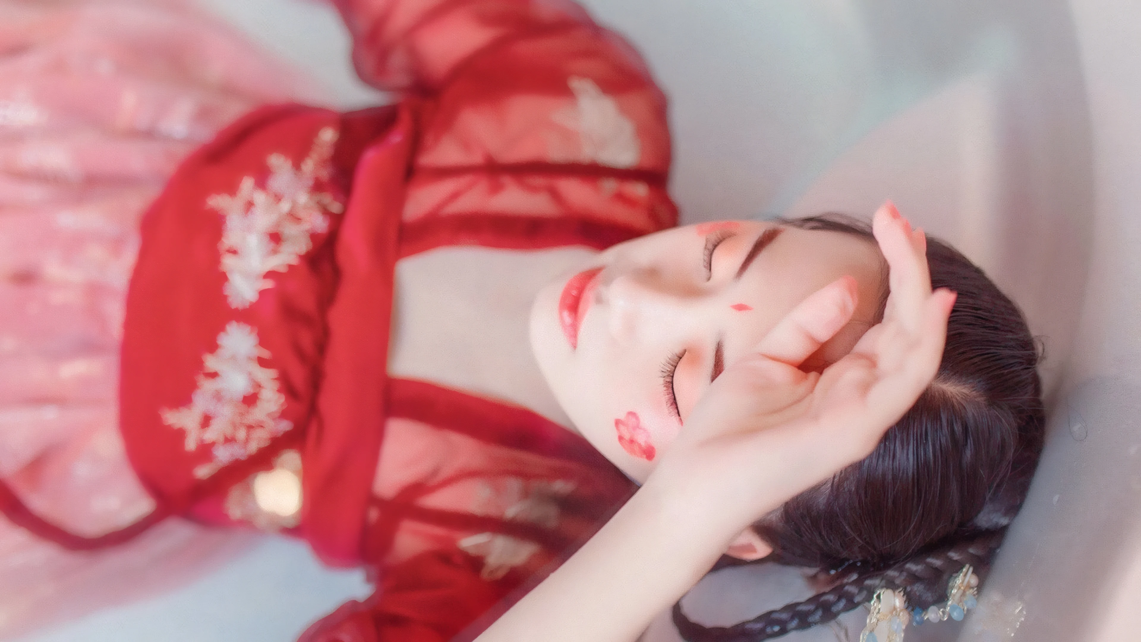 颜值出众的 国内佳丽 特写人像 4K高品质 锁屏图片