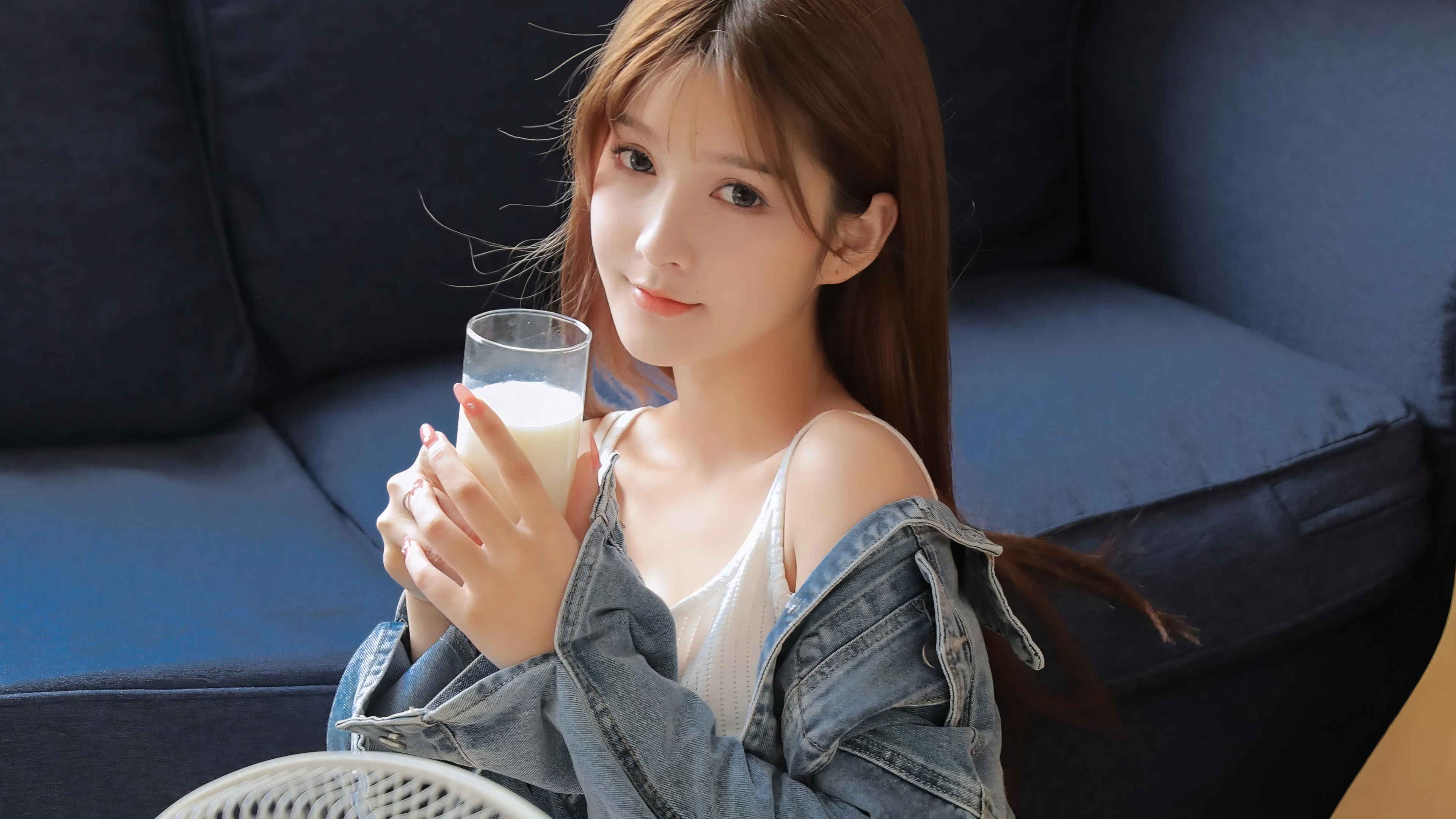 容貌绝美的 中国美女 面部特写摄影 4K高清图片 手机壁纸