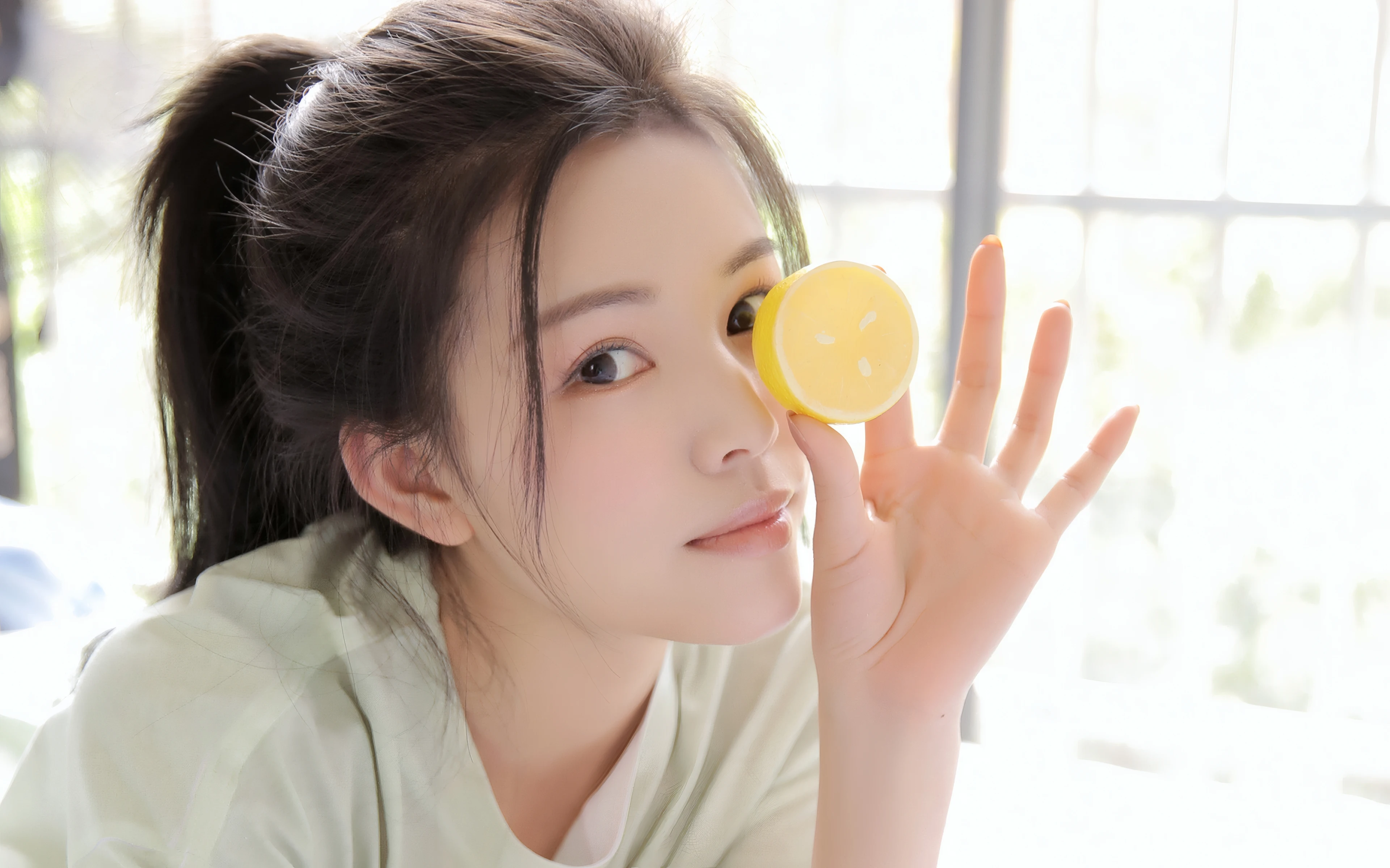 容貌绝美的 中国美女 面部特写摄影 4K高清图片 手机壁纸