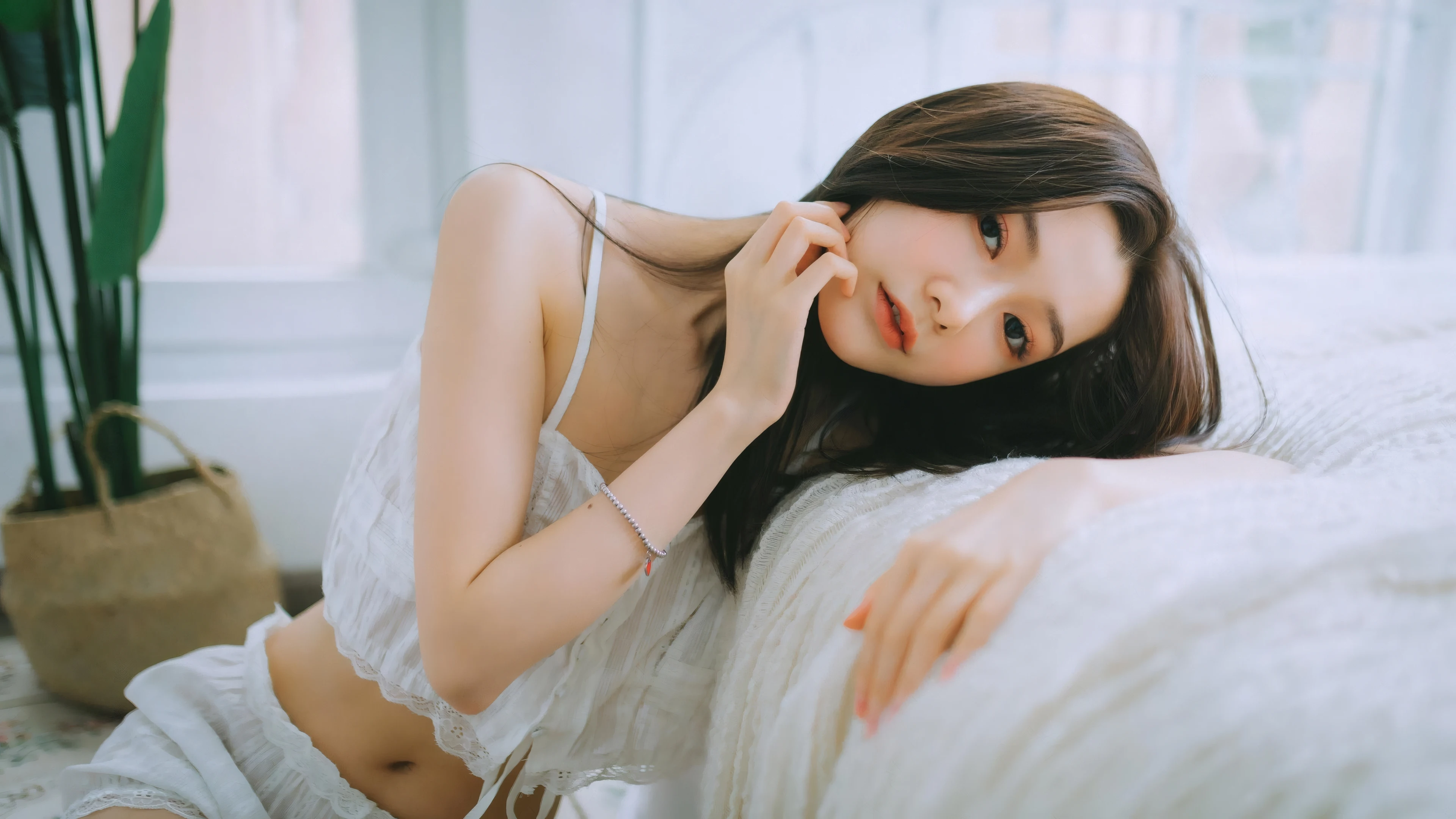 面容姣好的 中国佳人 面部高清摄影 4K极致清晰  PC屏保