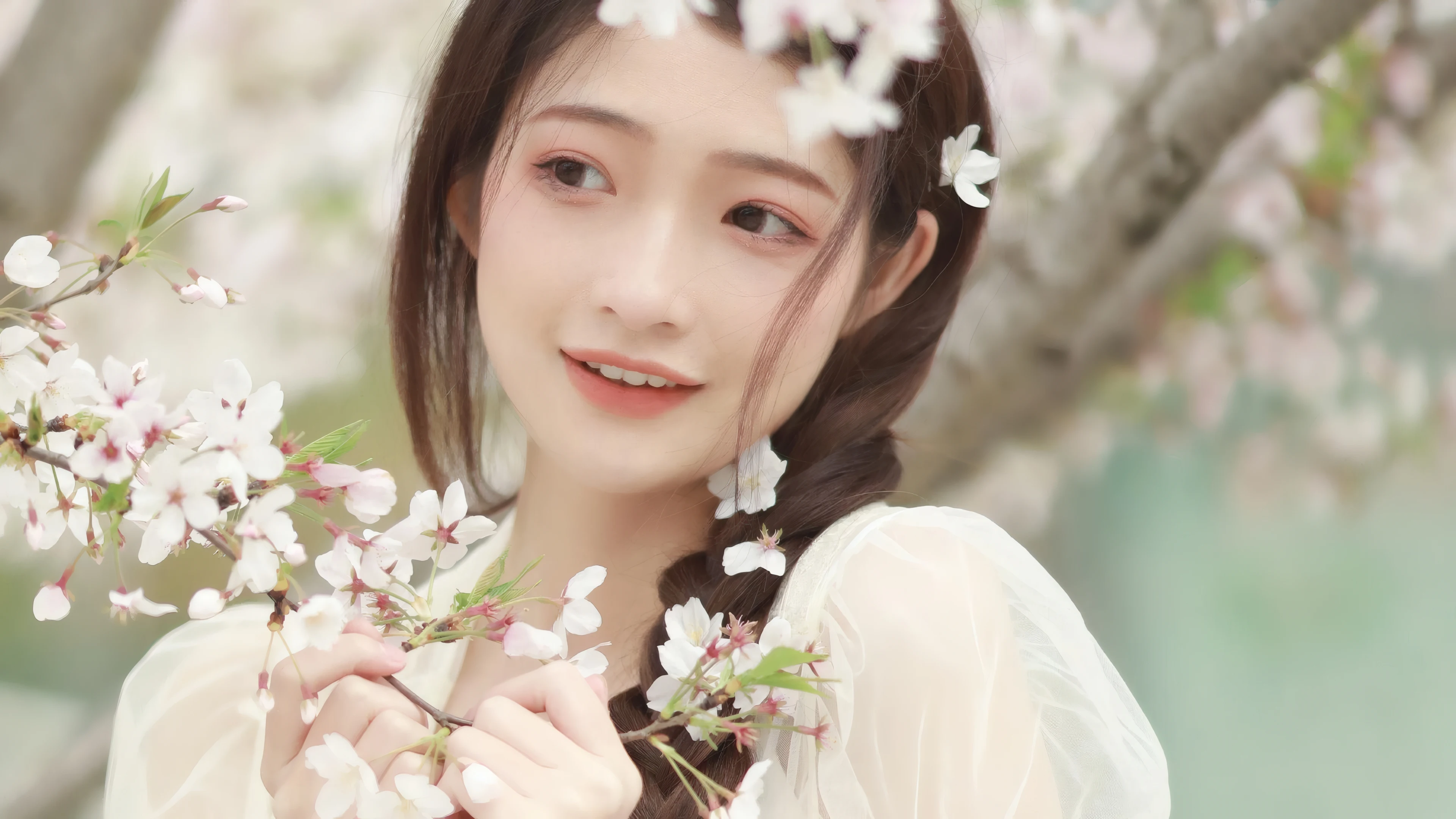 五官精致的 国产美女 高清脸部写真 超清晰4K 桌面锁屏