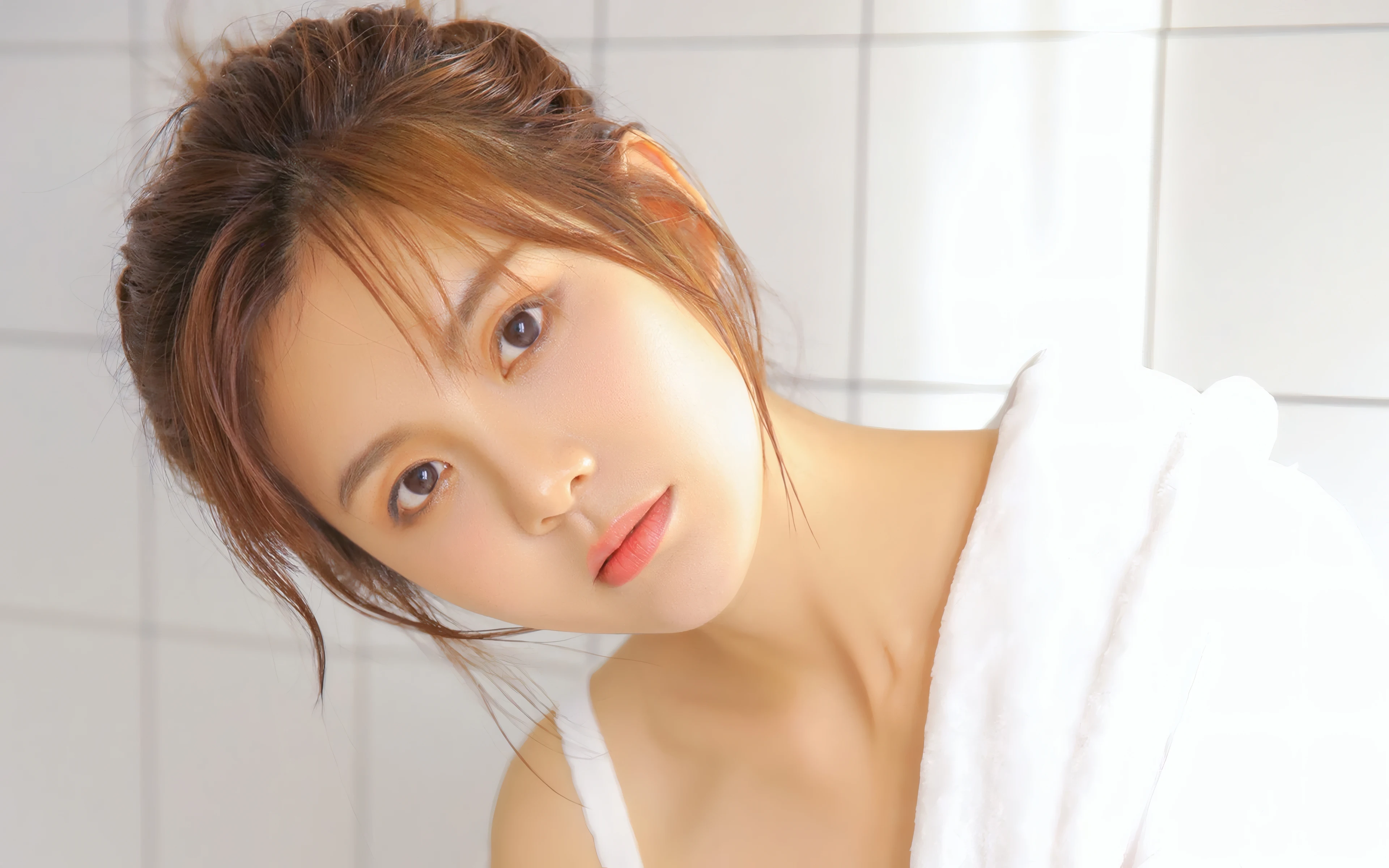 五官精致的 国产美女 高清脸部写真 超清晰4K 桌面锁屏