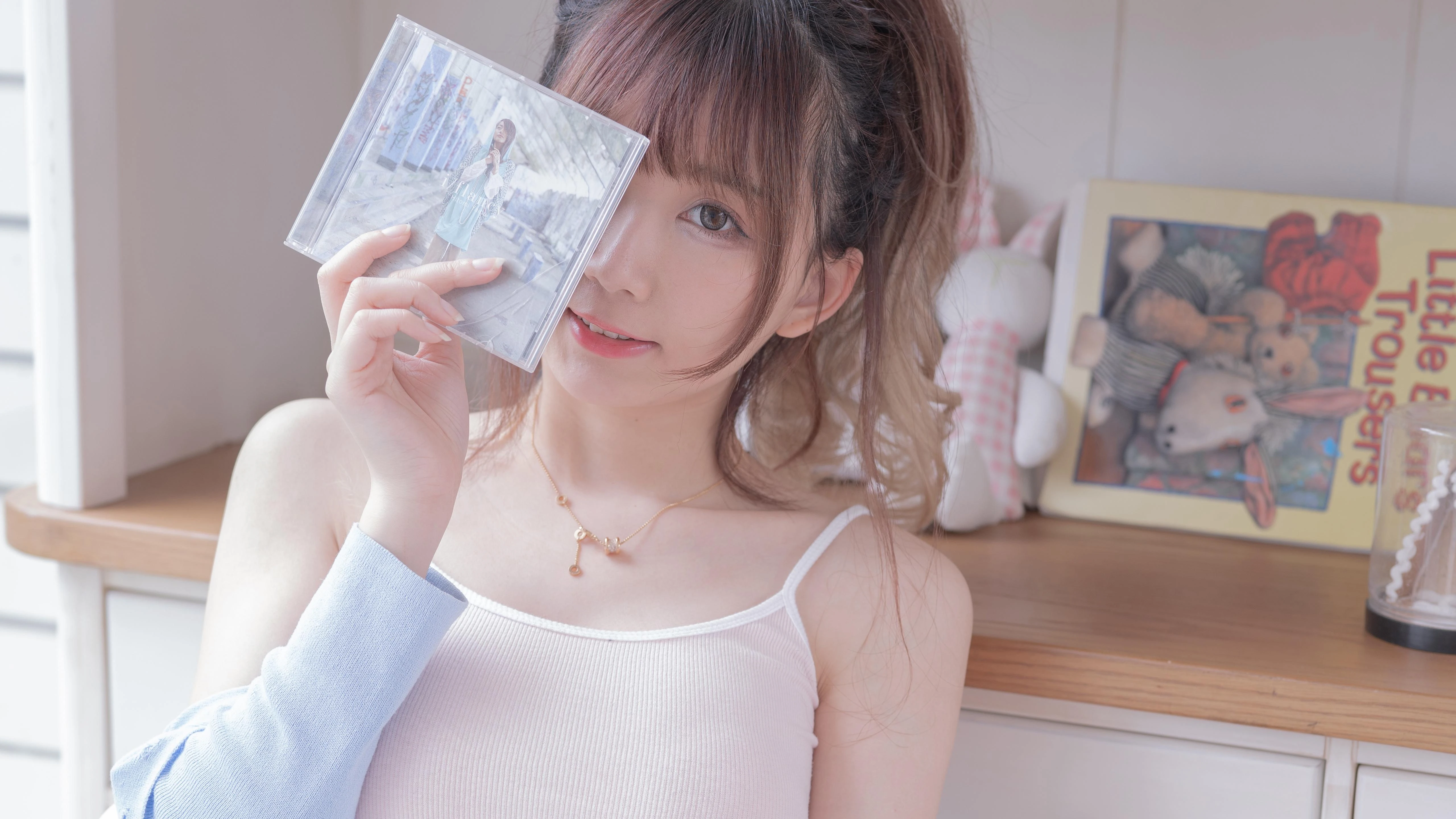 颜值出众的 国内佳丽 特写人像 4K高品质 锁屏图片