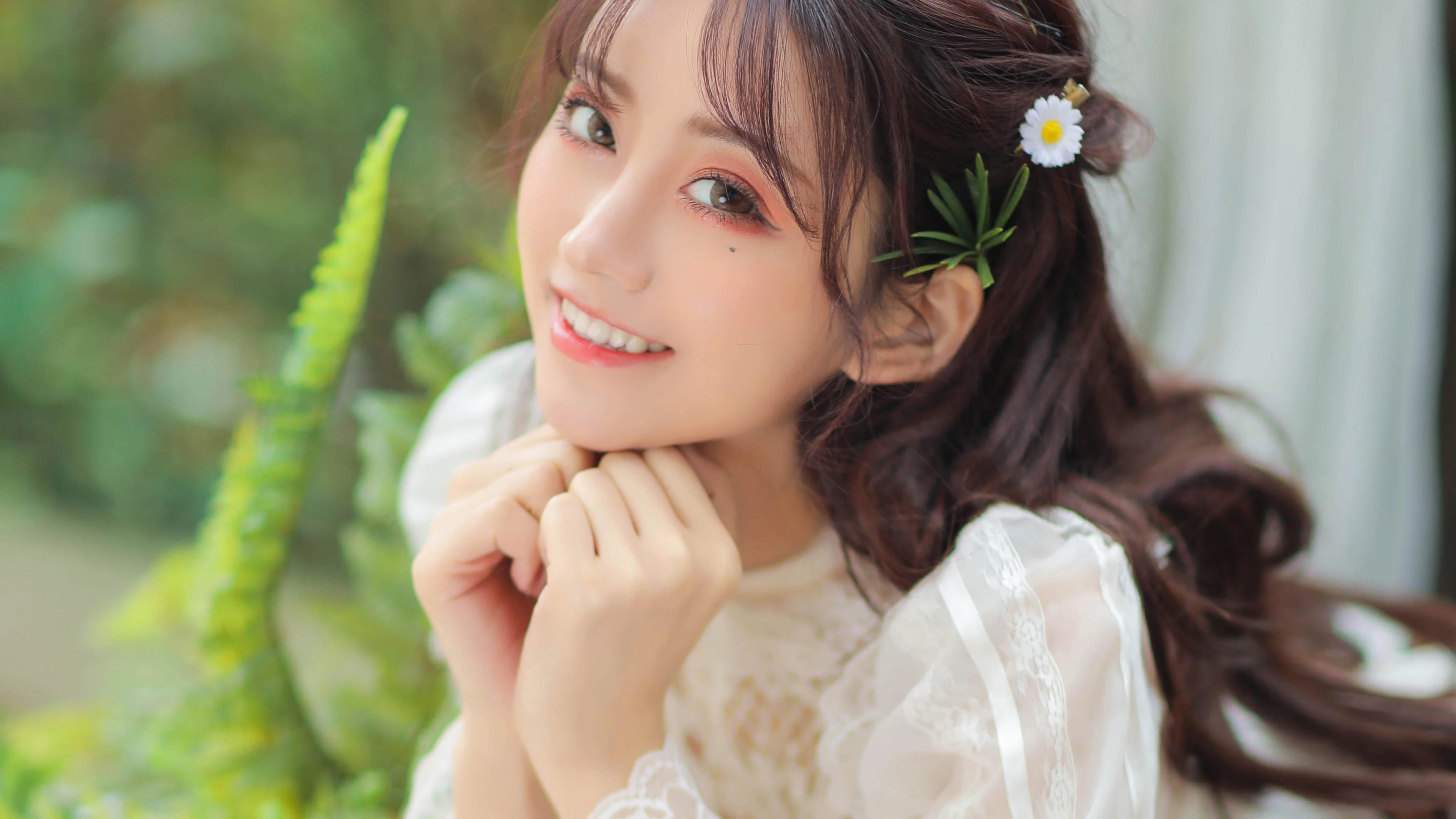 容貌绝美的 中国美女 面部特写摄影 4K高清图片 手机壁纸