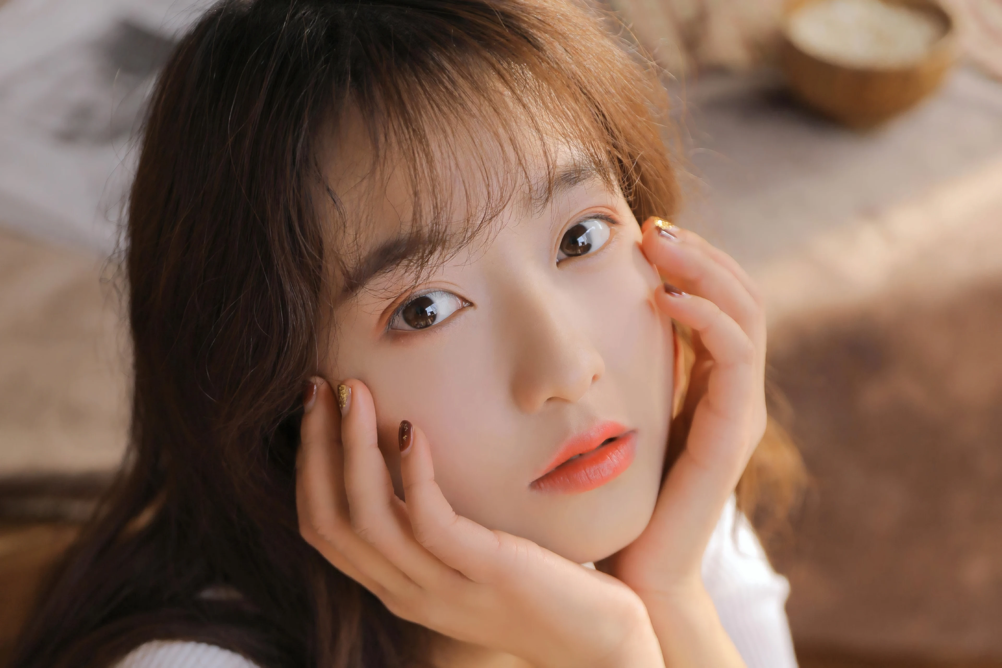 容貌绝美的 中国美女 面部特写摄影 4K高清图片 手机壁纸