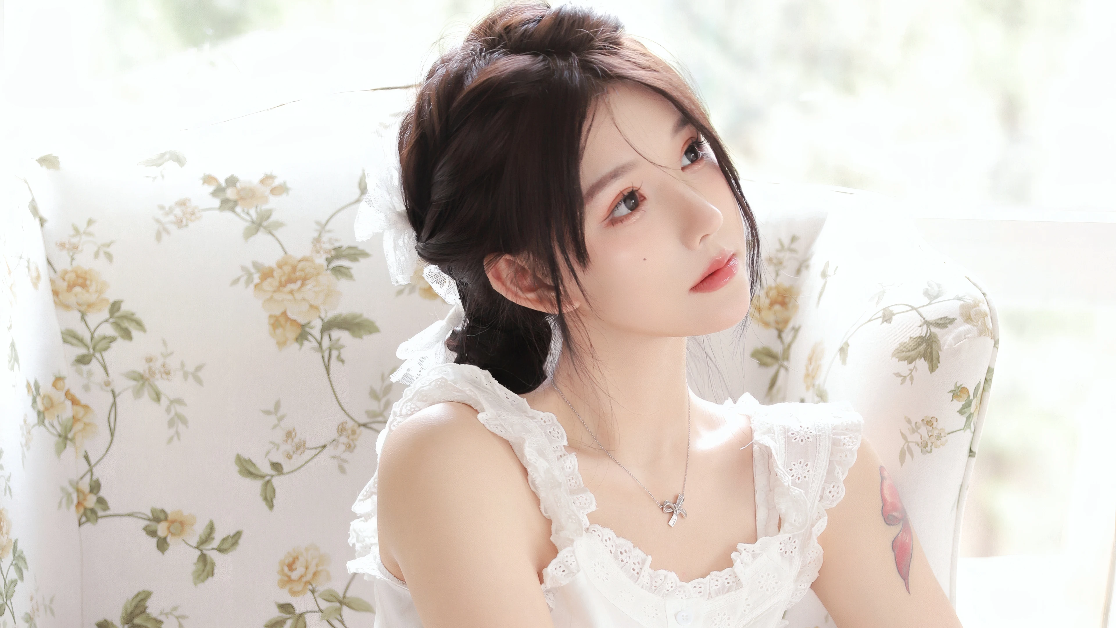 面容姣好的 中国佳人 面部高清摄影 4K极致清晰  PC屏保