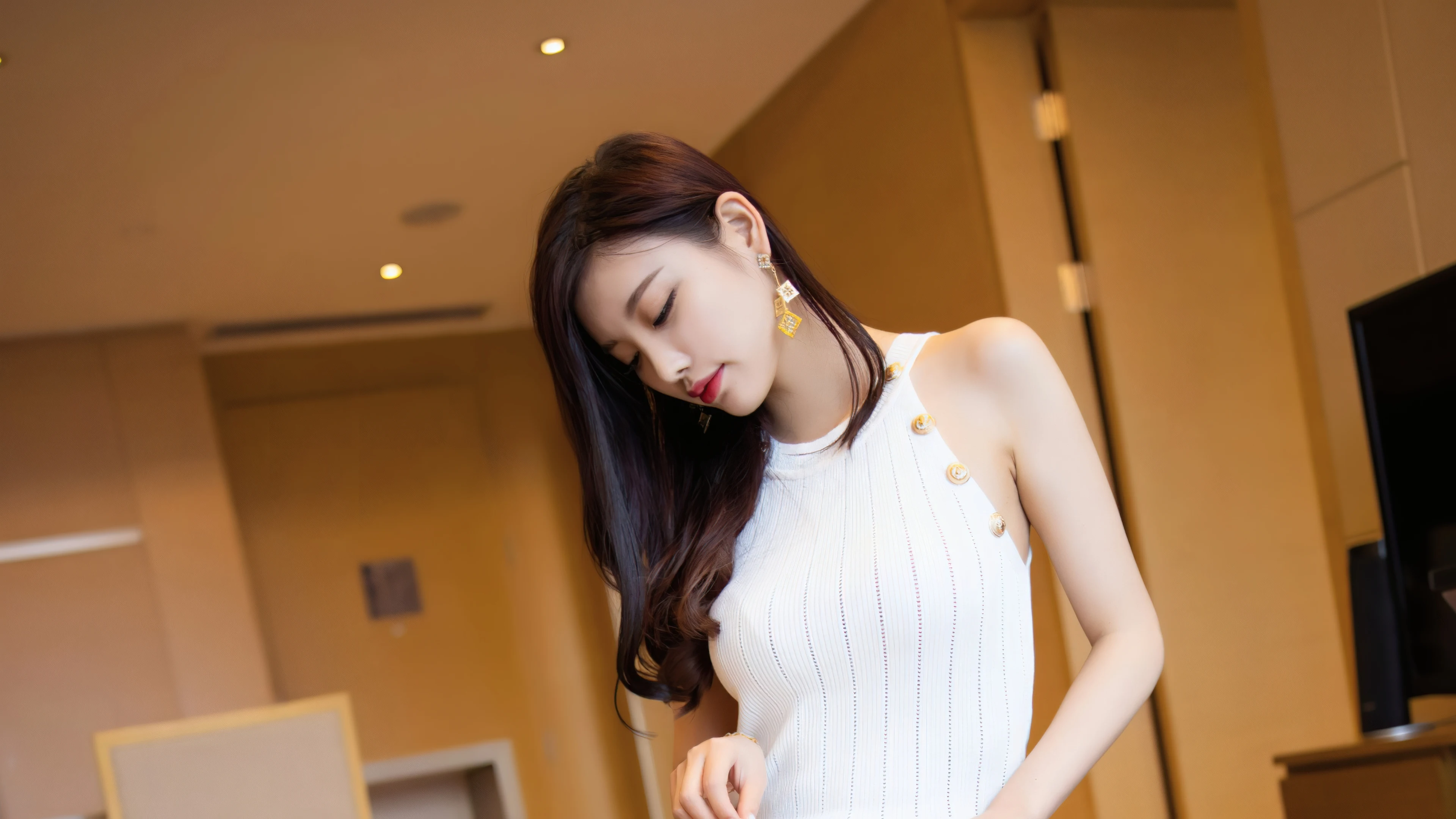 五官精致的 国产美女 高清脸部写真 超清晰4K 桌面锁屏