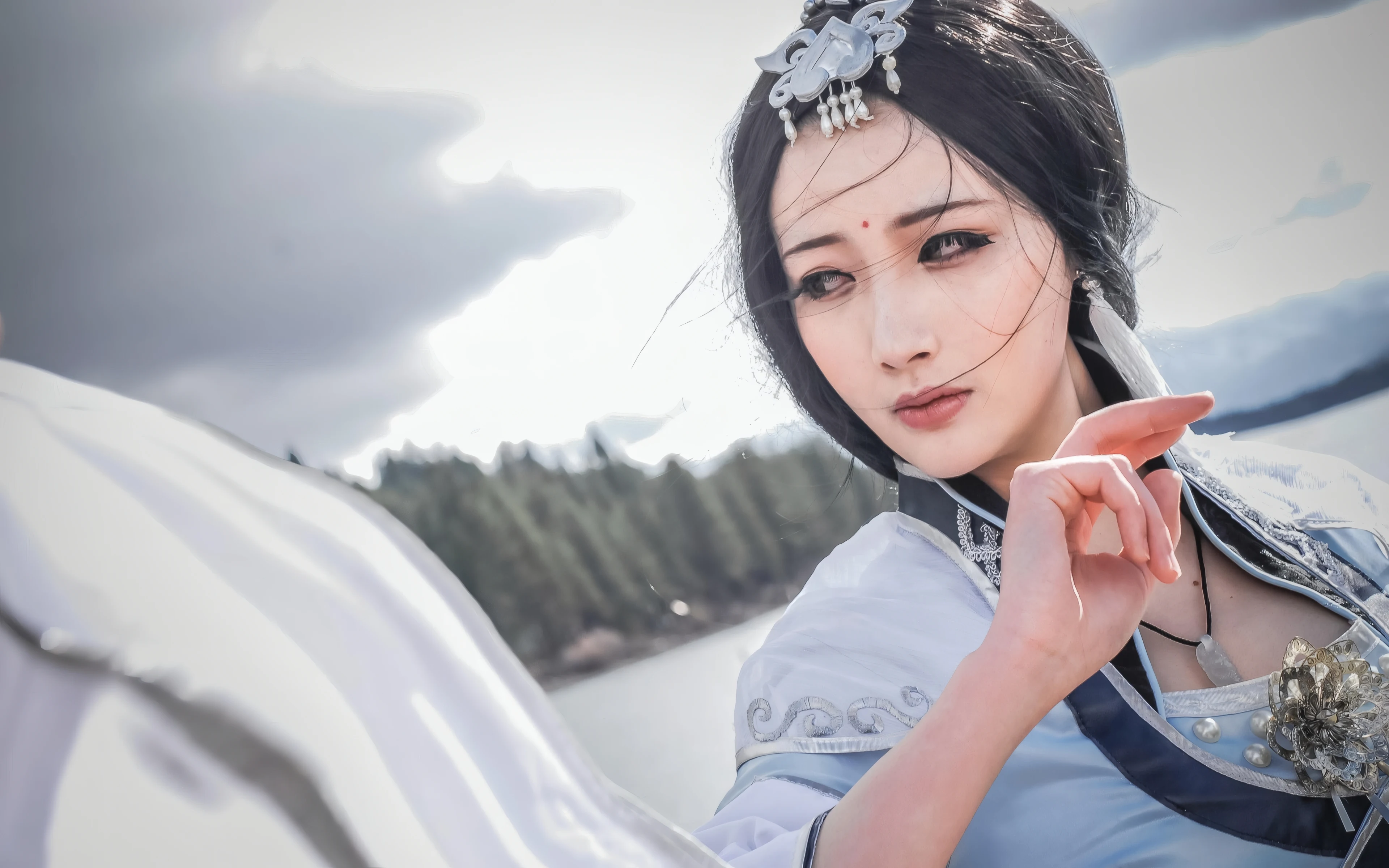 五官精致的 国产美女 高清脸部写真 超清晰4K 桌面锁屏