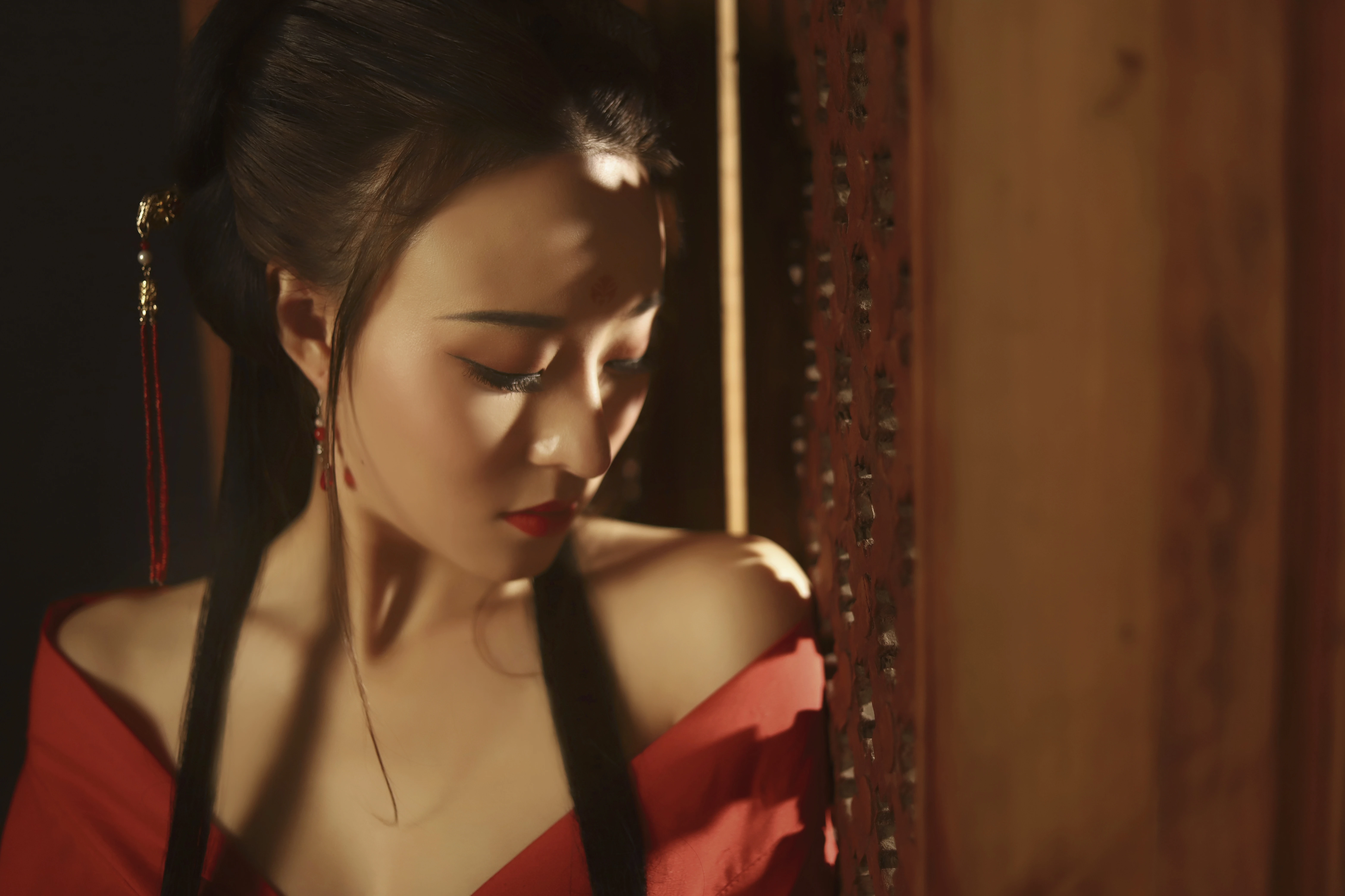 容貌绝美的 中国美女 面部特写摄影 4K高清图片 手机壁纸