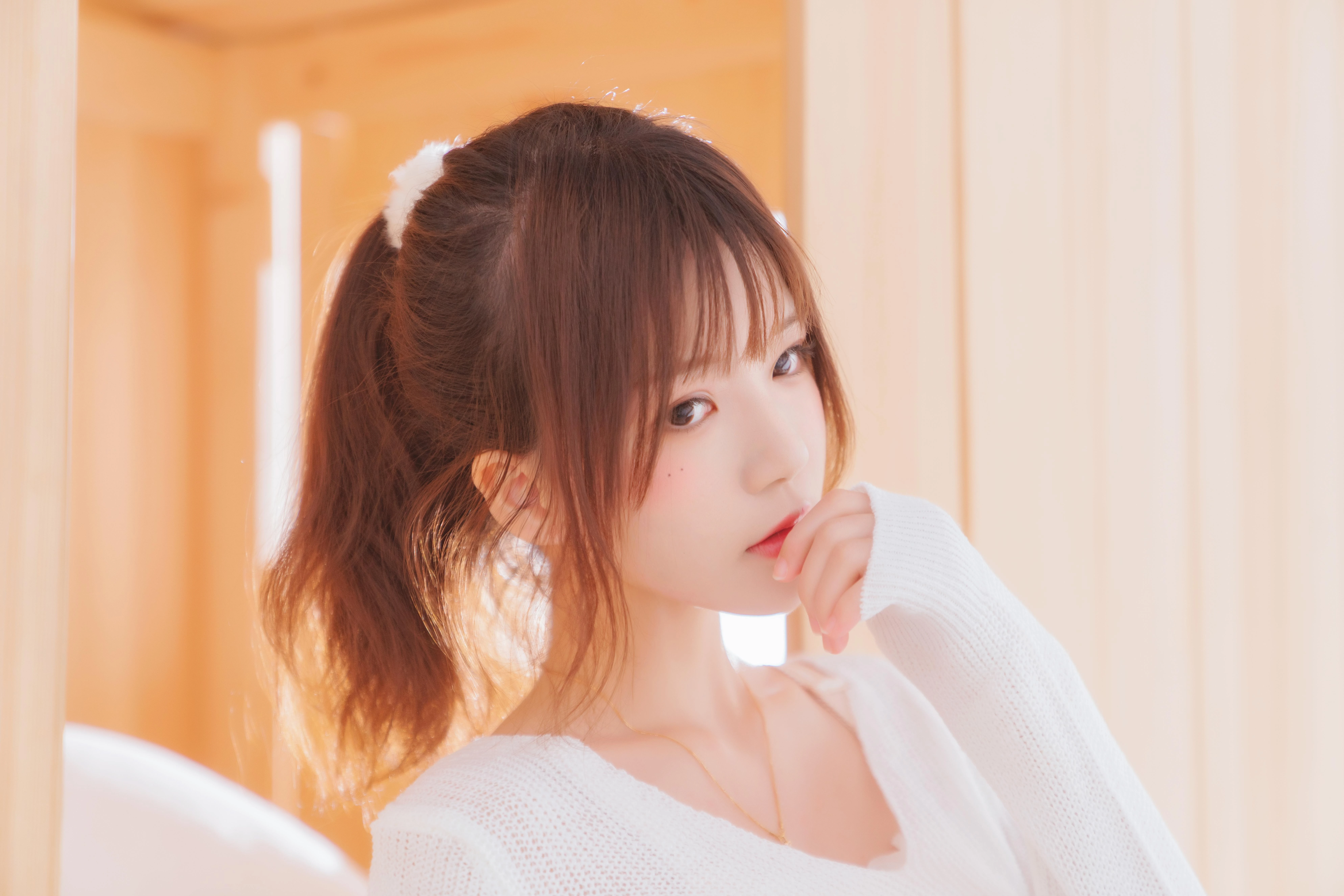 容貌绝美的 中国美女 面部特写摄影 4K高清图片 手机壁纸