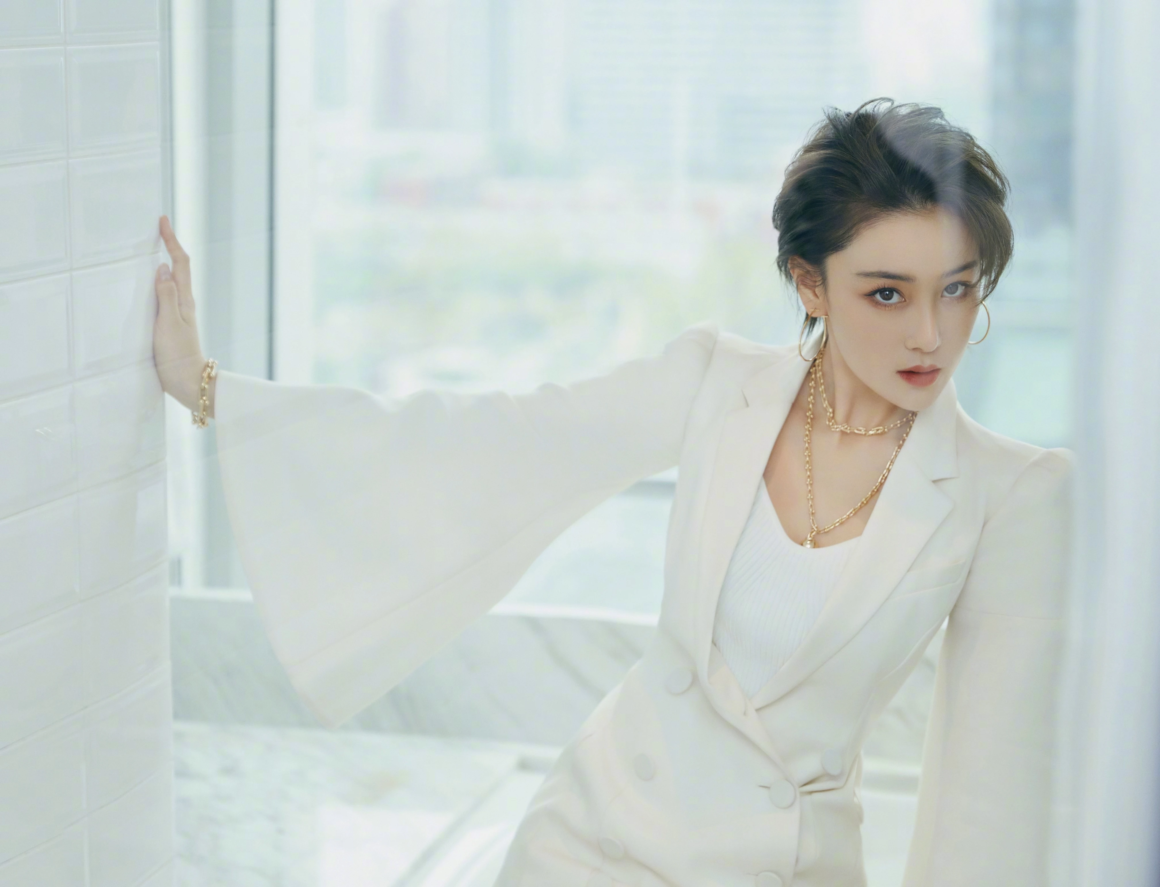 五官精致的 国产美女 高清脸部写真 超清晰4K 桌面锁屏