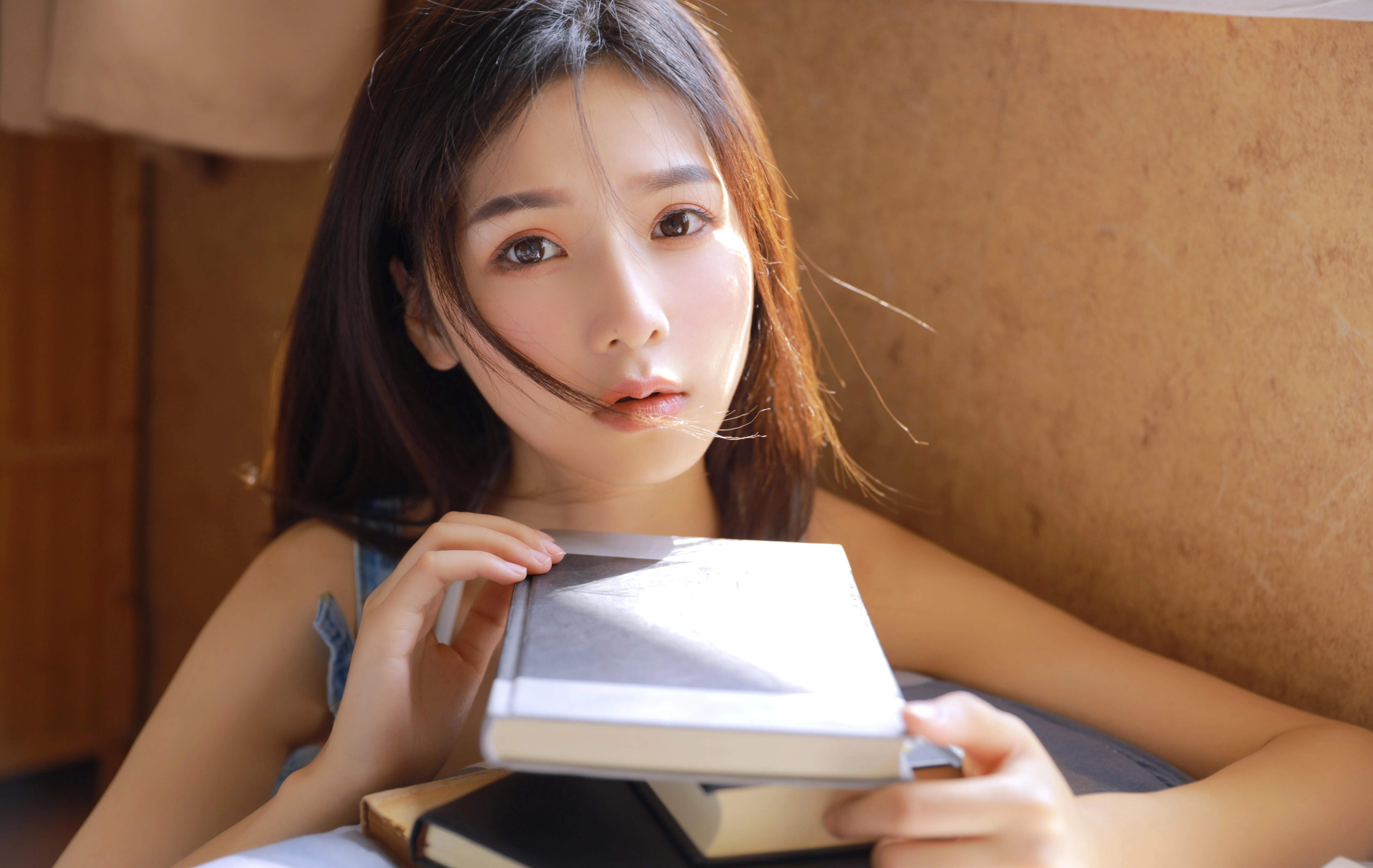 五官精致的 国产美女 高清脸部写真 超清晰4K 桌面锁屏