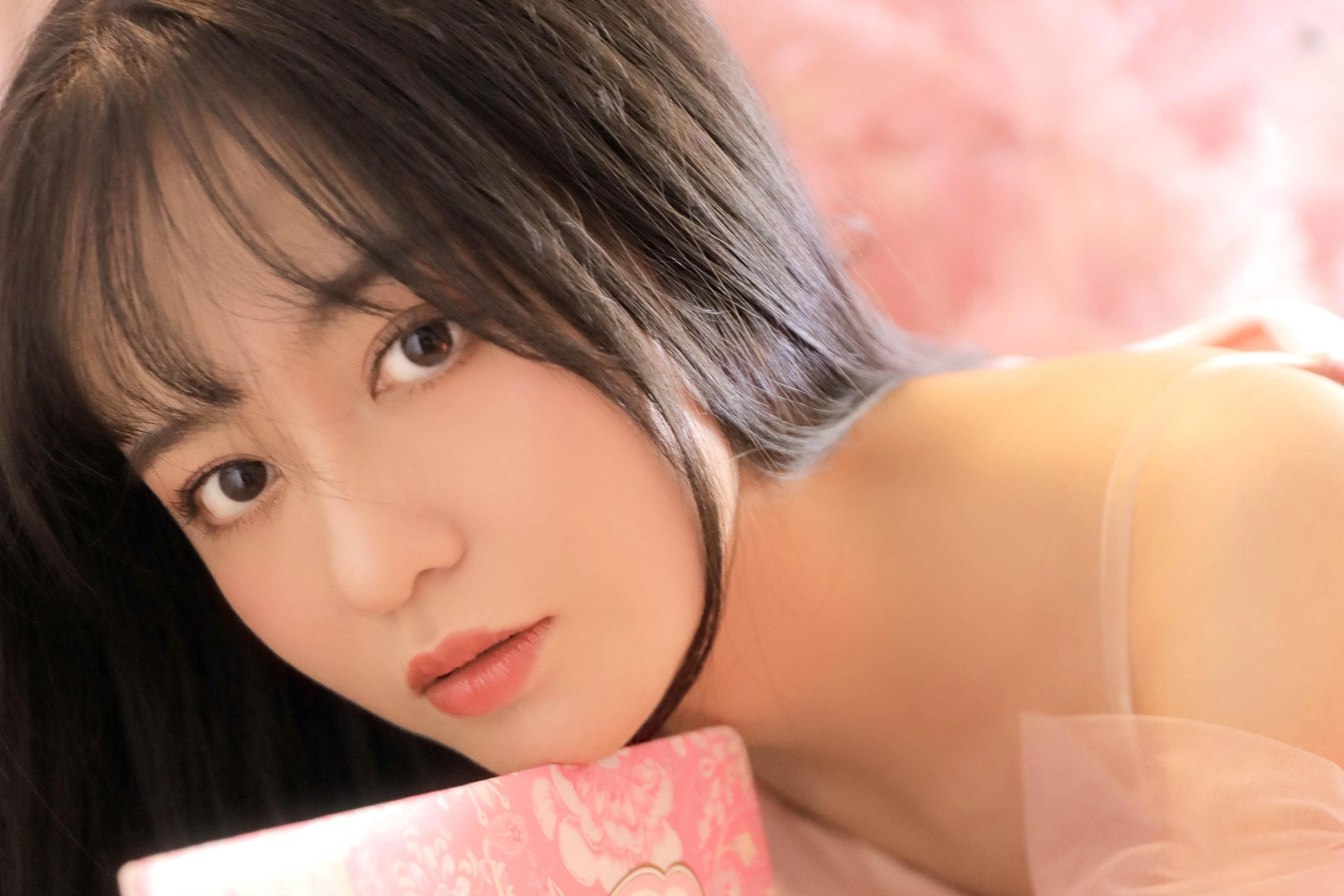面容姣好的 中国佳人 面部高清摄影 4K极致清晰  PC屏保