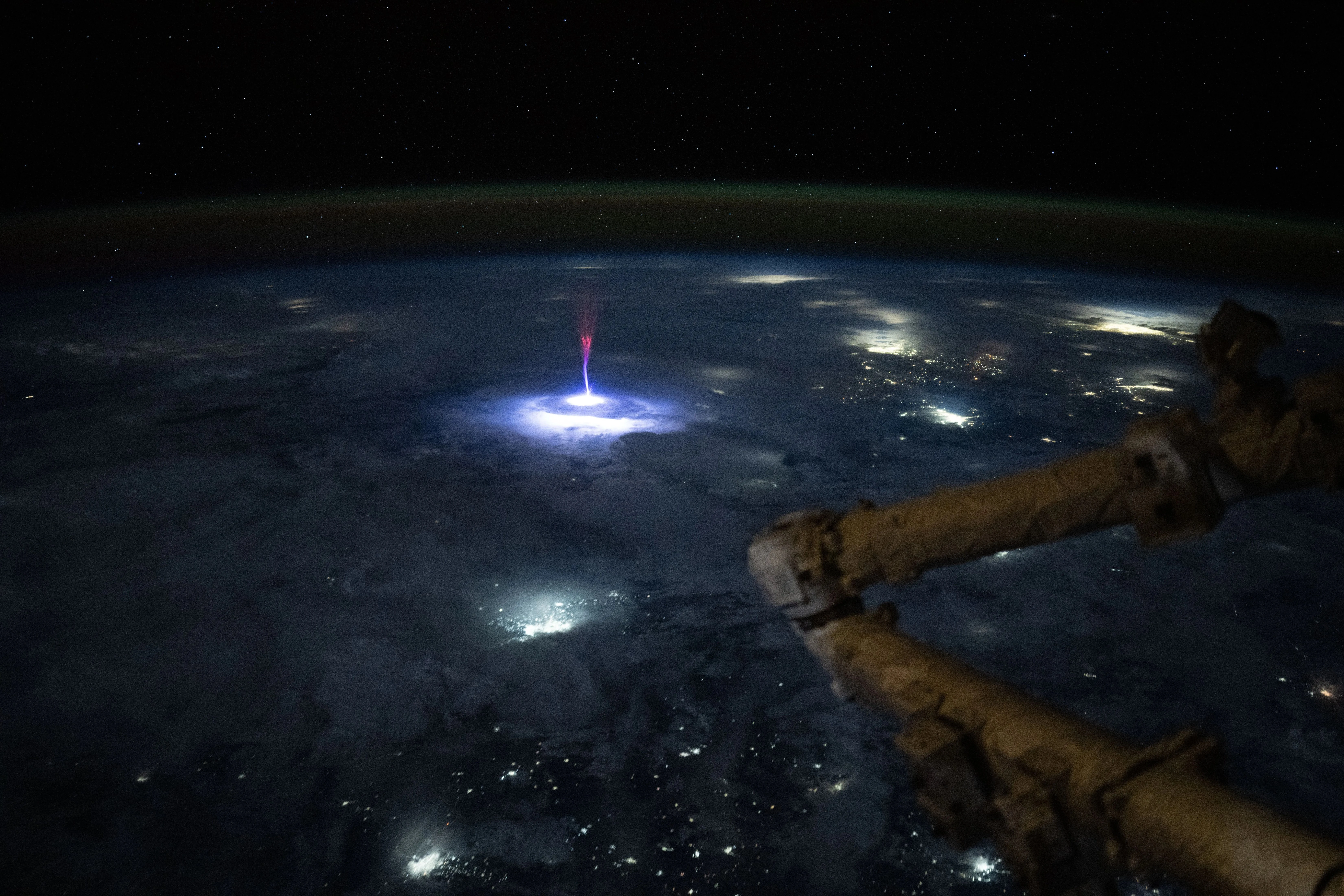4k画质 宇宙浩瀚的 宇宙科幻地球 科幻壁纸 科幻背景