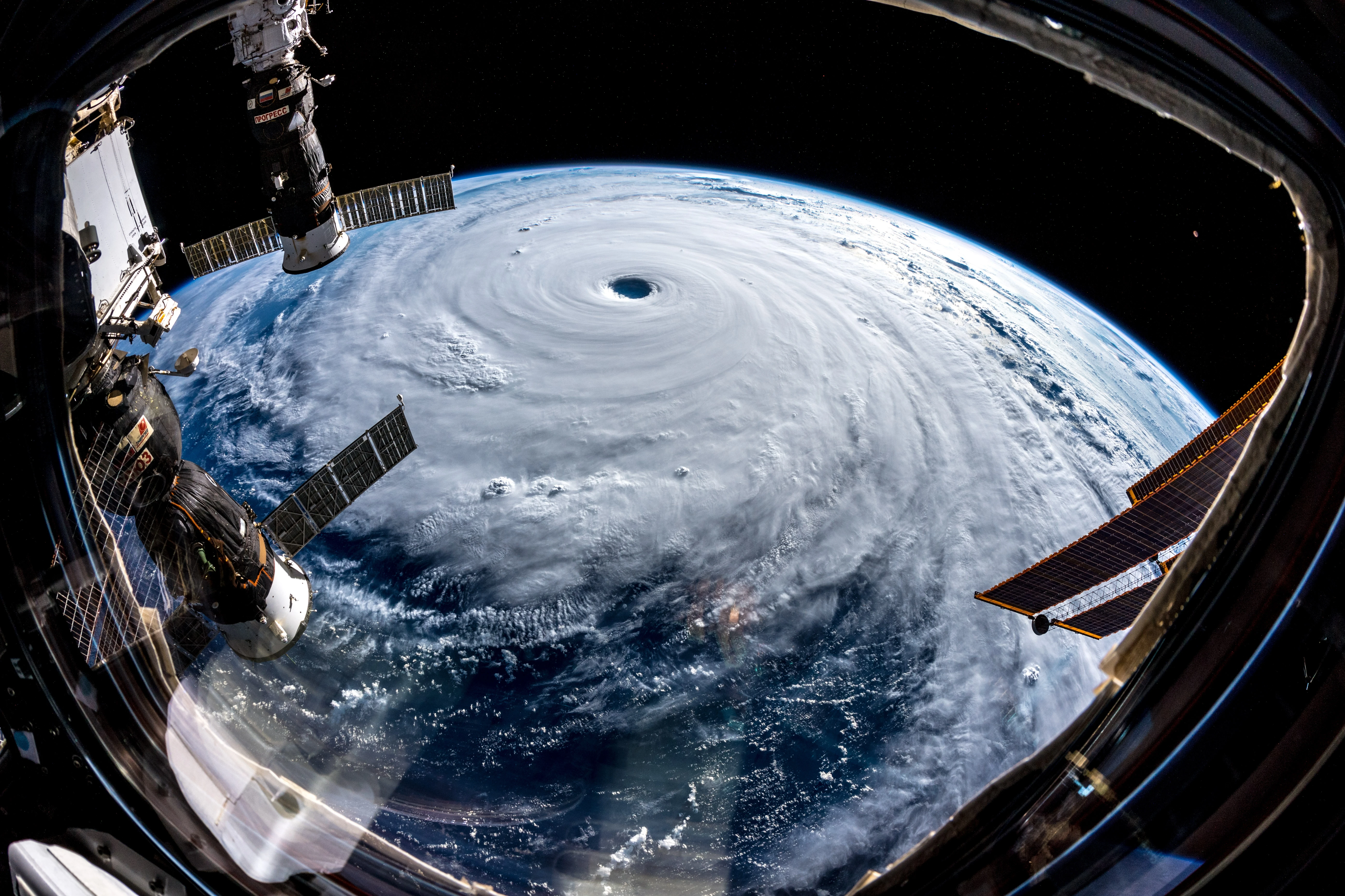 4K超清 宇宙浩瀚的 宇宙科幻地球 科幻壁纸 车载壁纸