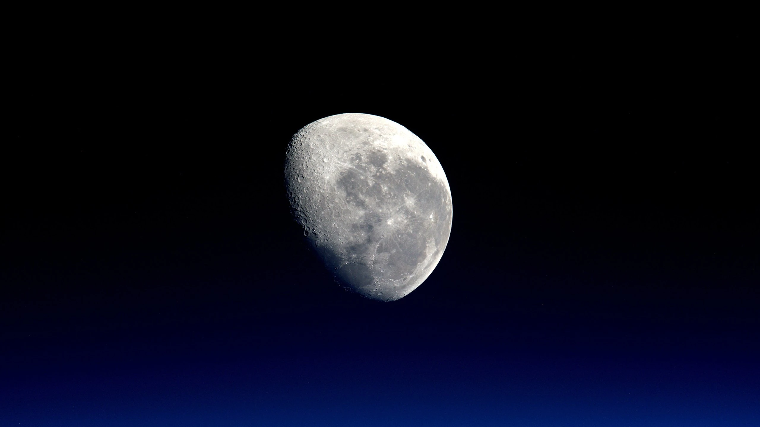 无损画质 视觉震撼的 宇宙科幻月球 科幻壁纸 车载壁纸
